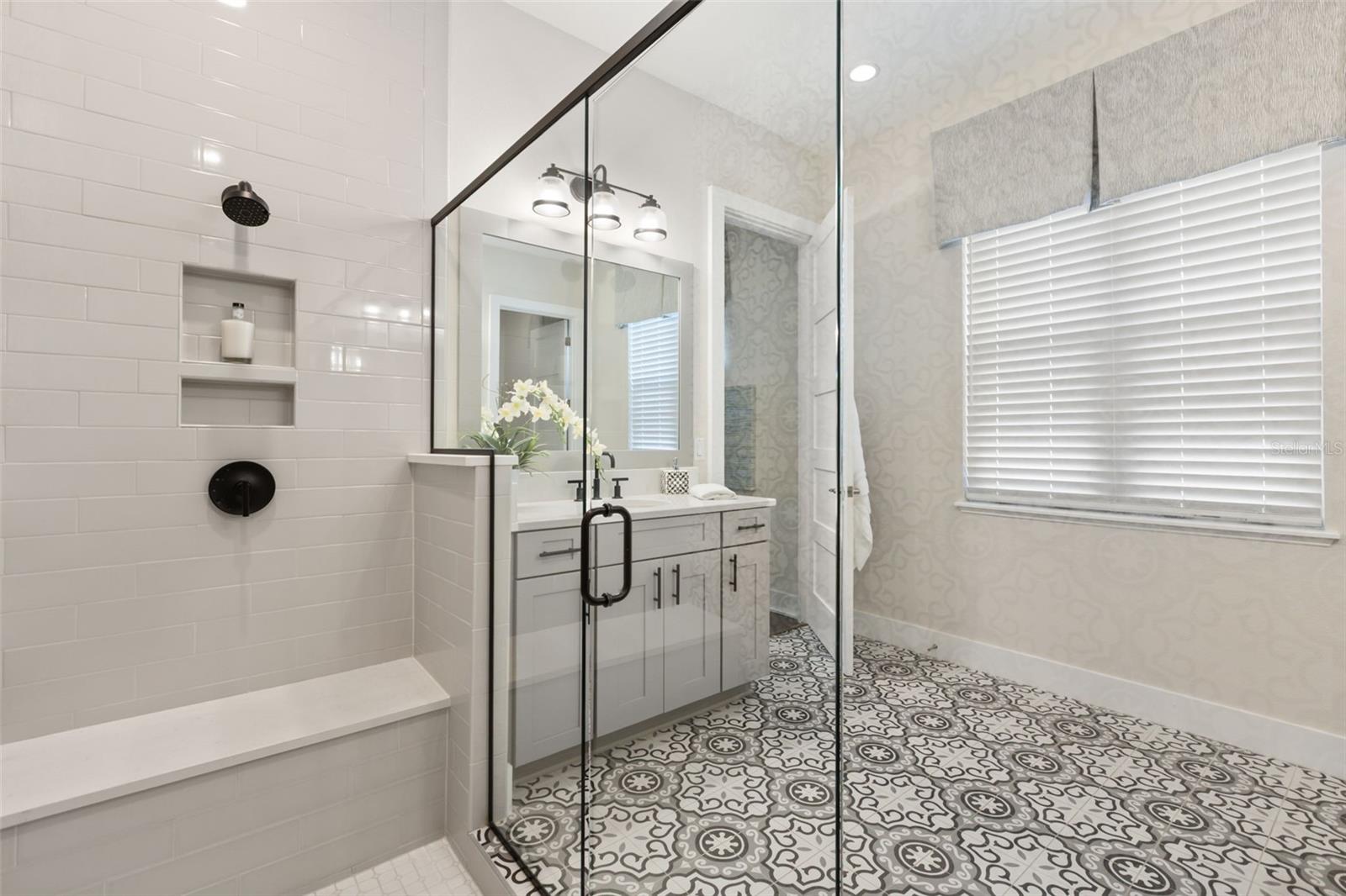 8836 LAKESHORE POINTE DR