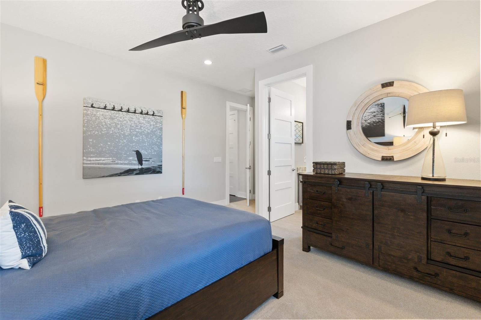 8836 LAKESHORE POINTE DR