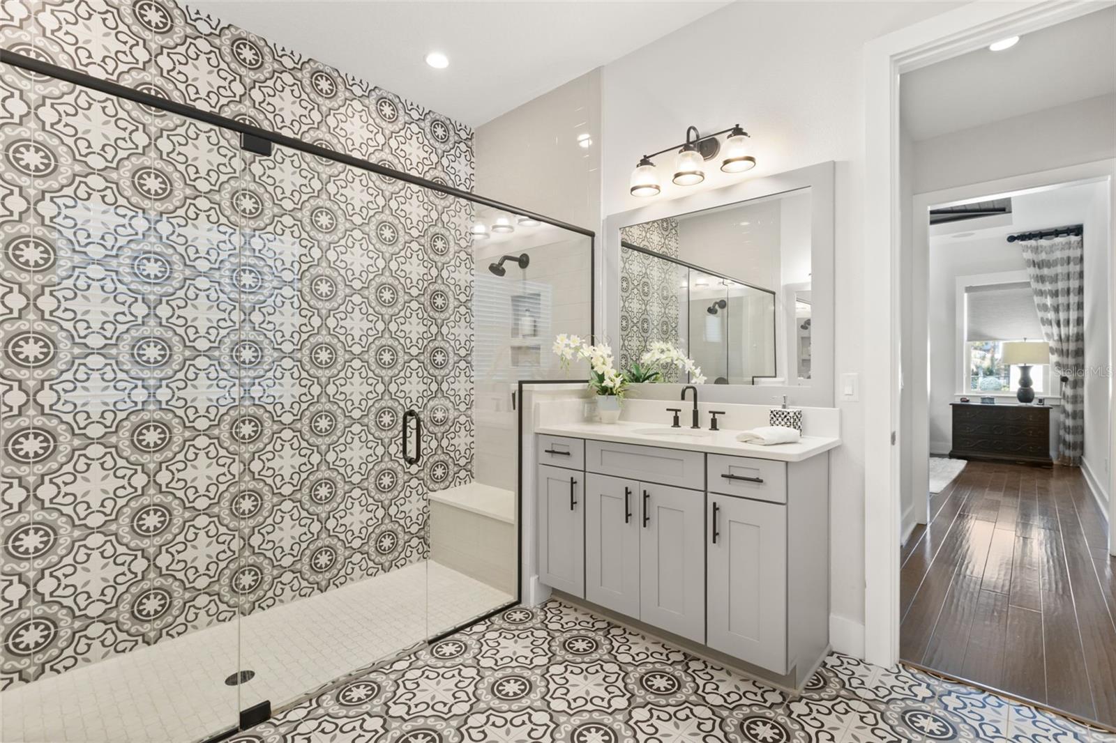 8836 LAKESHORE POINTE DR