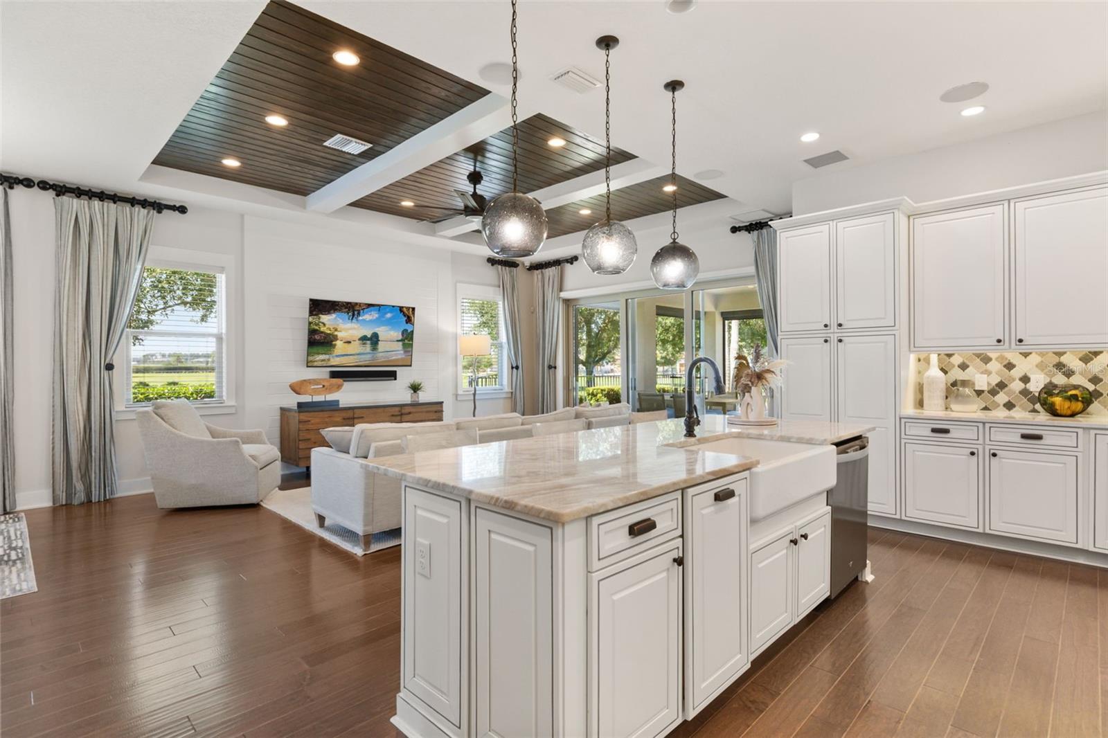 8836 LAKESHORE POINTE DR