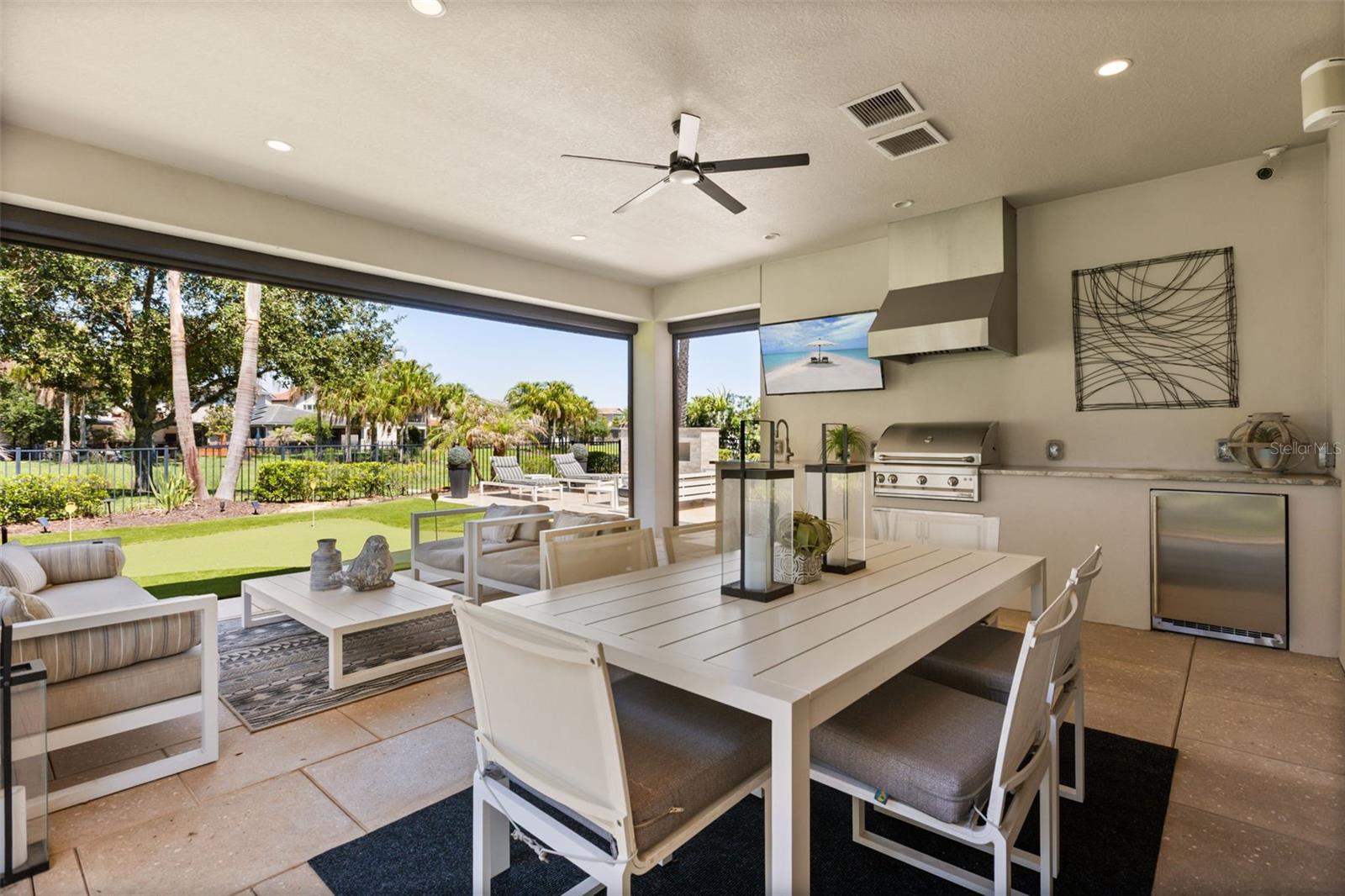 8836 LAKESHORE POINTE DR