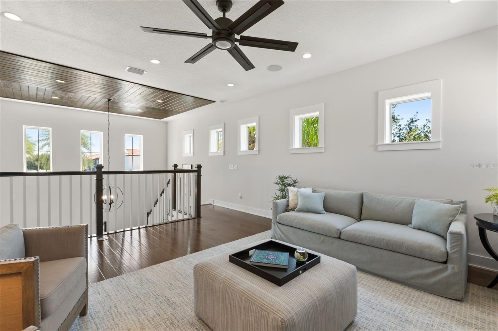 8836 LAKESHORE POINTE DR