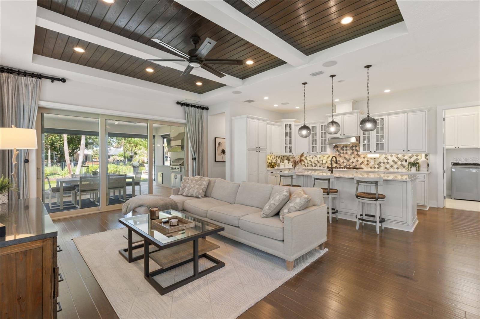 8836 LAKESHORE POINTE DR