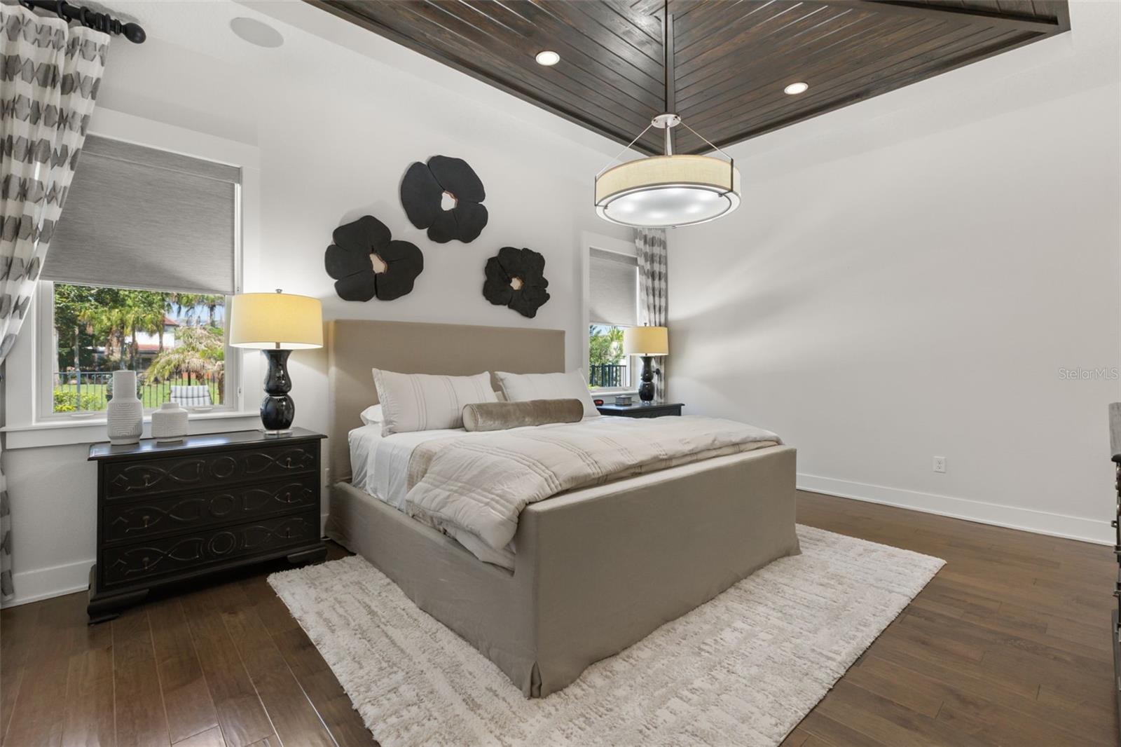 8836 LAKESHORE POINTE DR