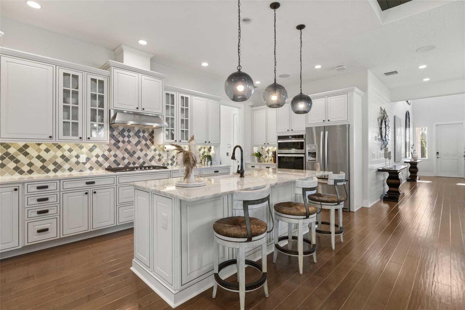 8836 LAKESHORE POINTE DR