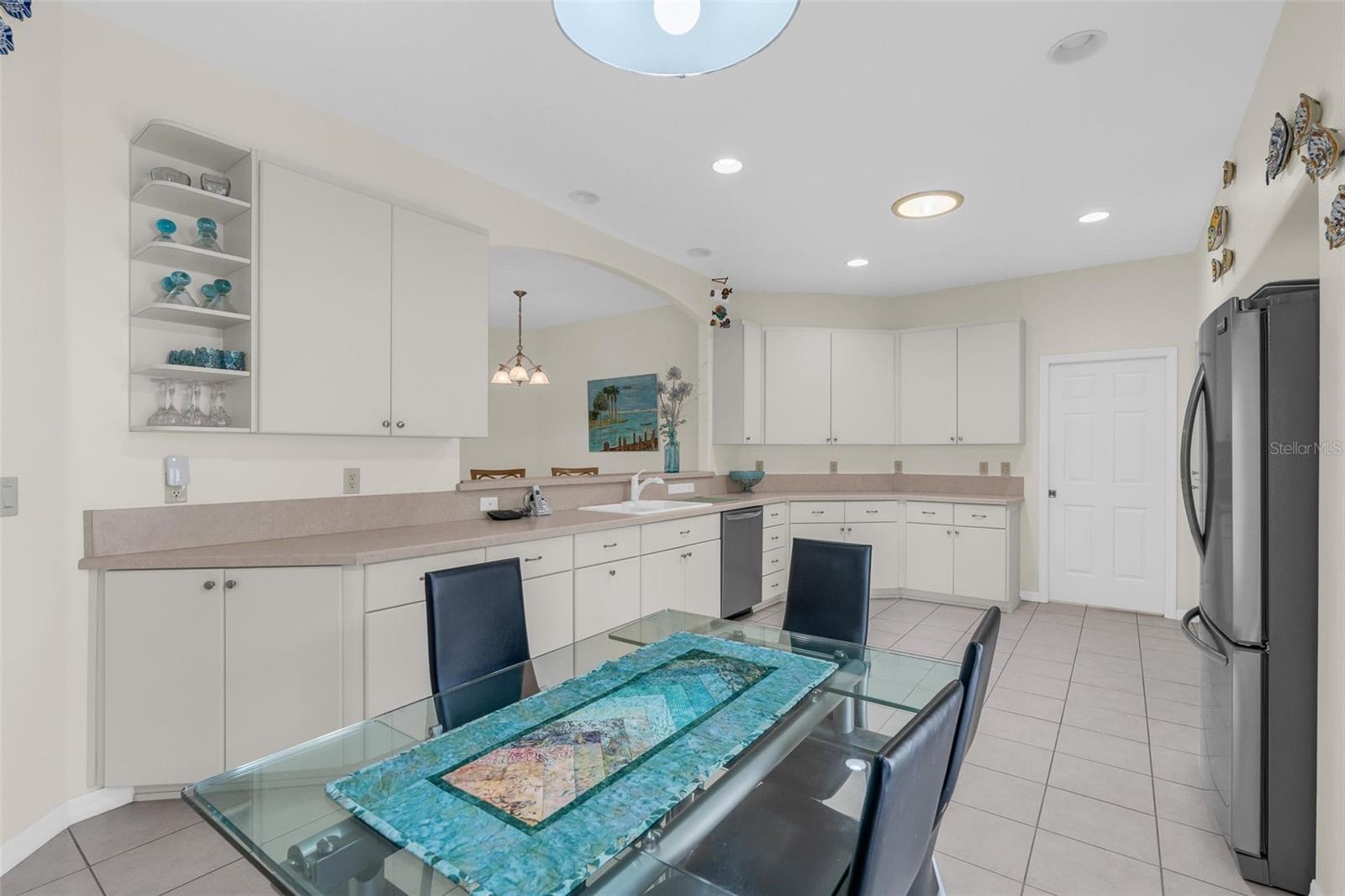 5524 SIR CHURCHILL DR
