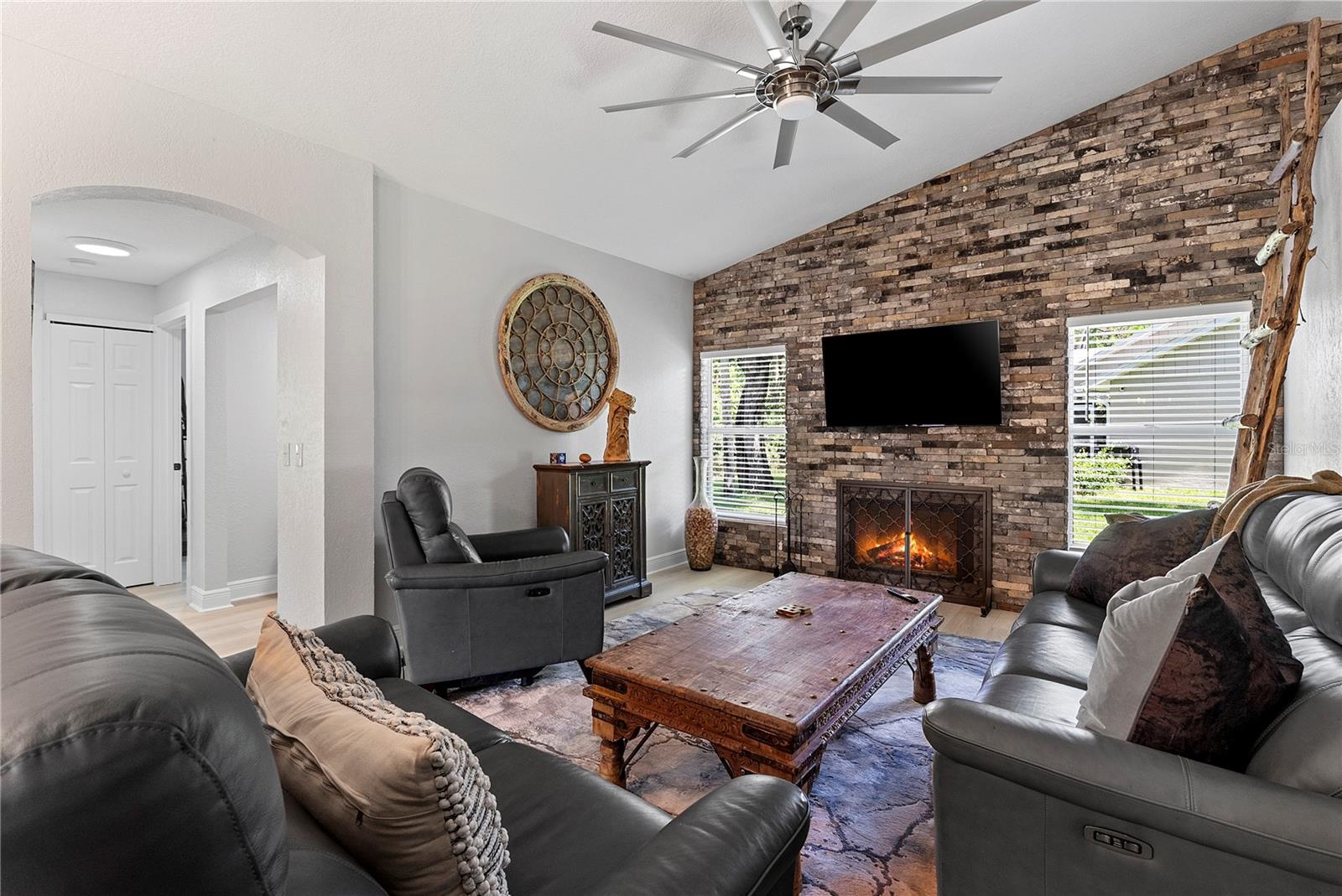427 PENDREY DRIVE