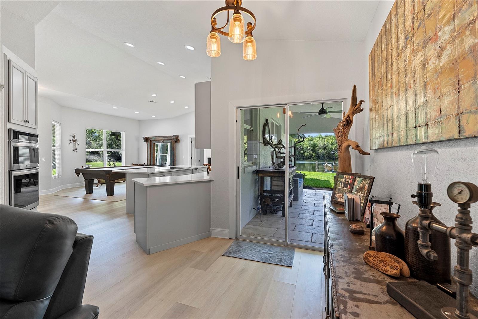 427 PENDREY DRIVE