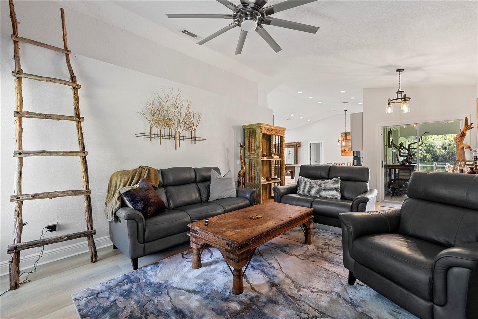 427 PENDREY DRIVE