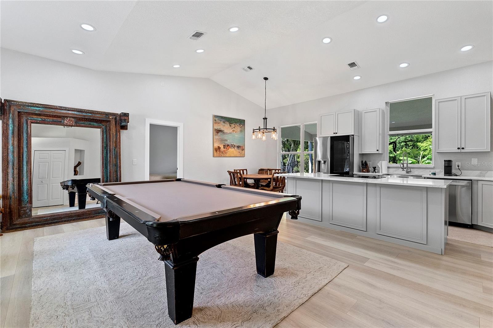 427 PENDREY DRIVE