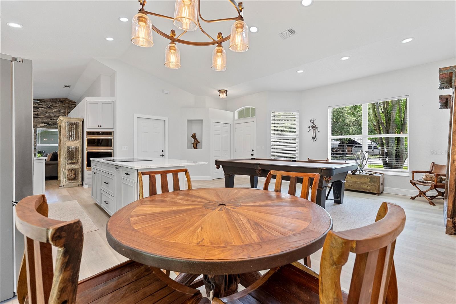 427 PENDREY DRIVE