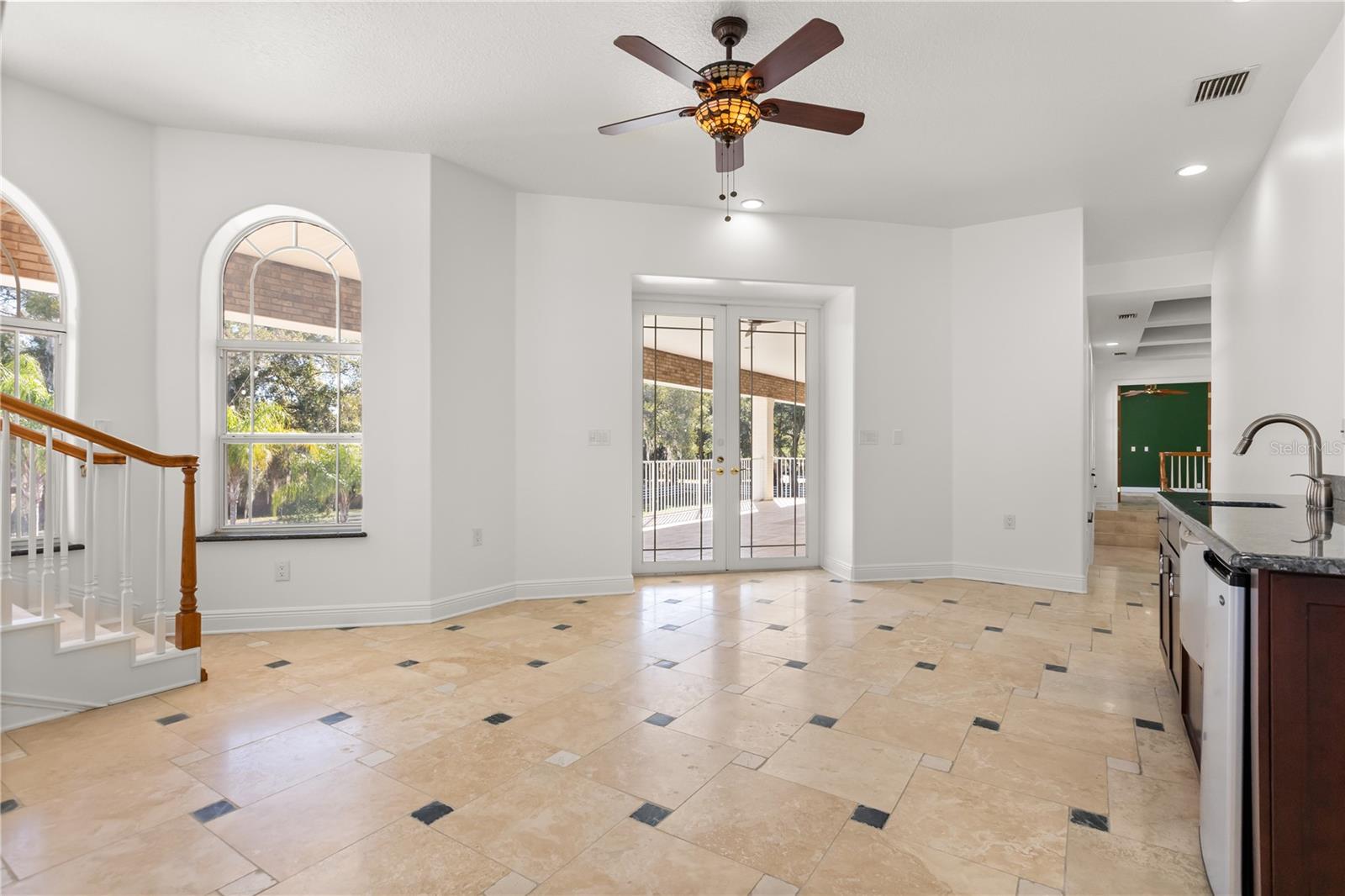 1501 LAKE MARKHAM RD