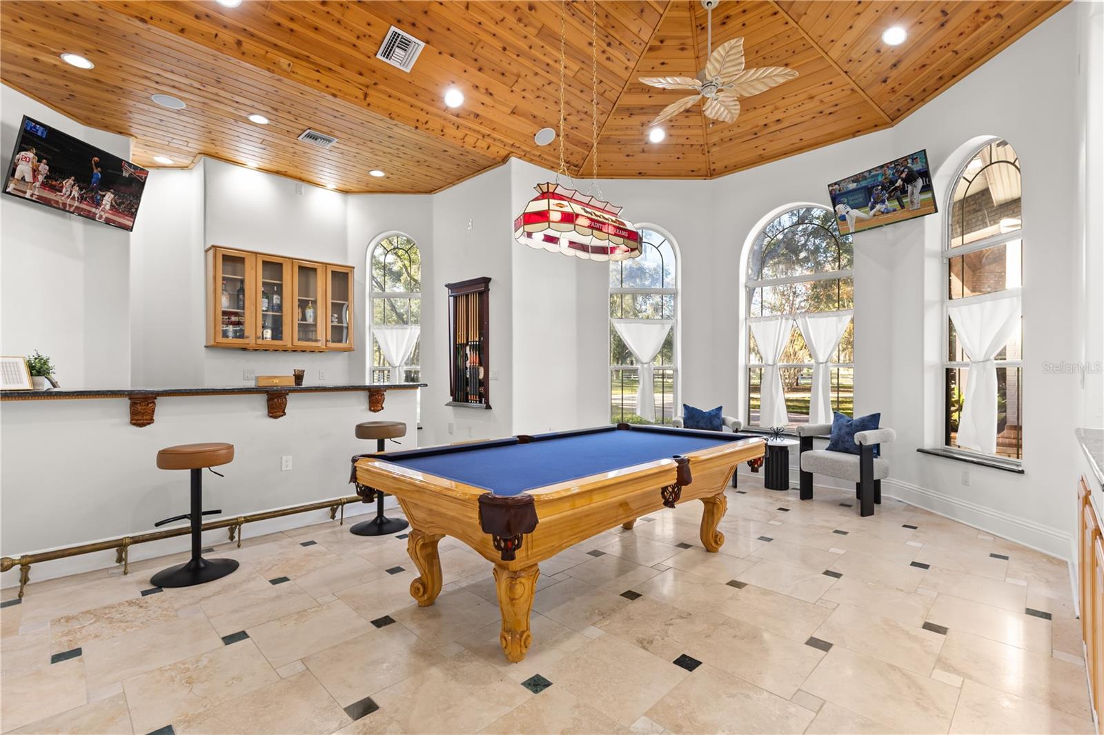 1501 LAKE MARKHAM RD