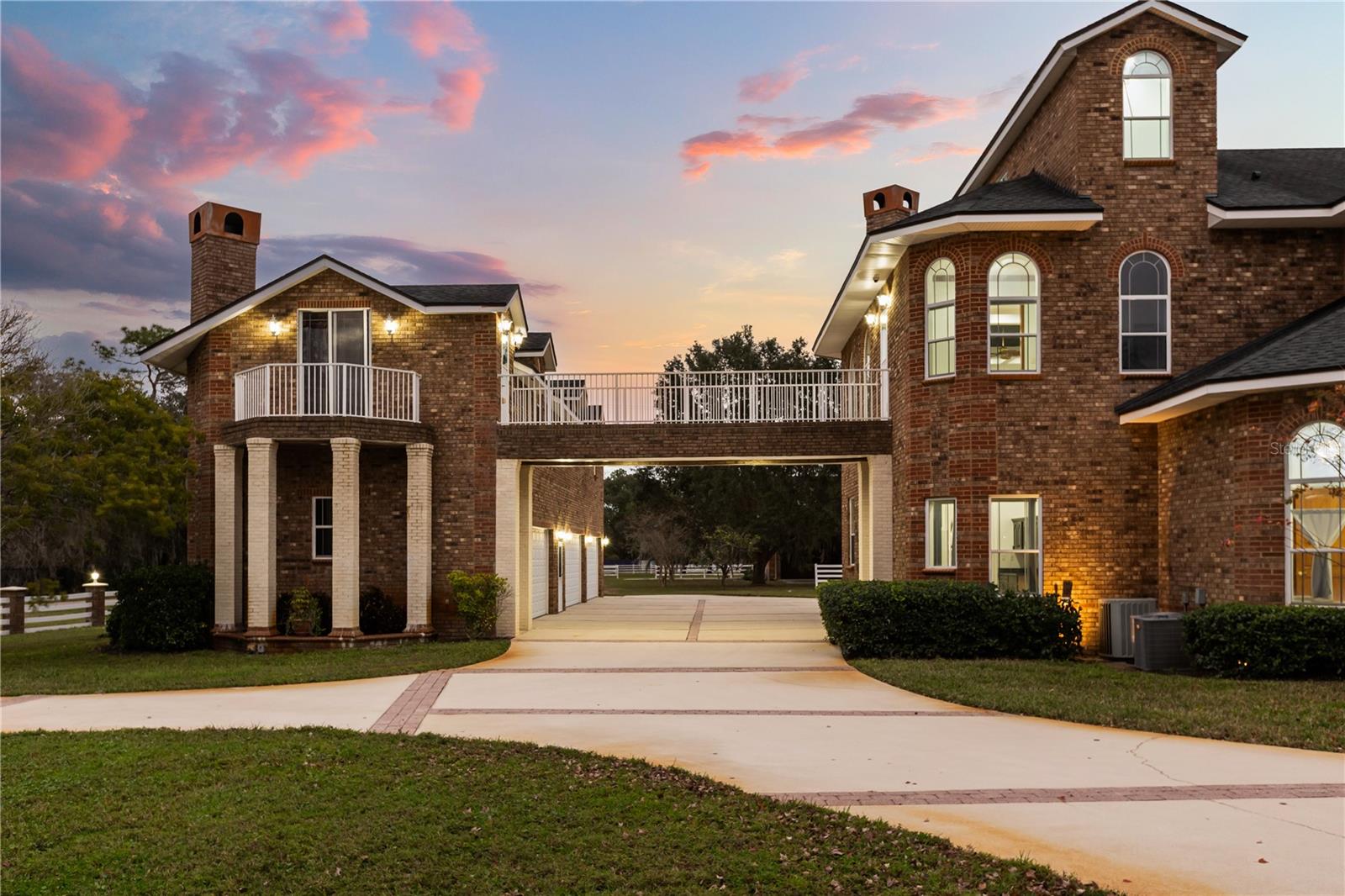 1501 LAKE MARKHAM RD