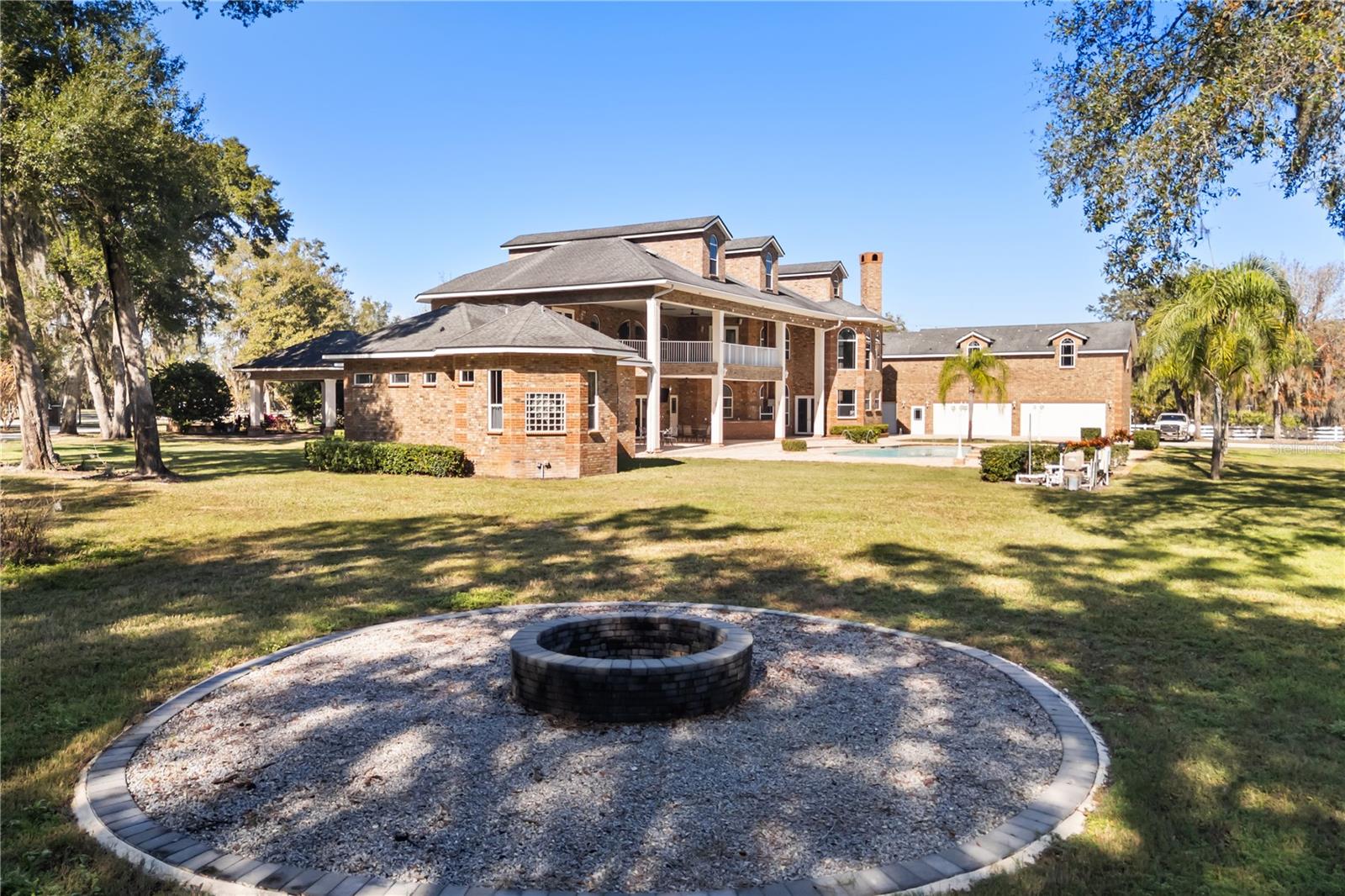 1501 LAKE MARKHAM RD
