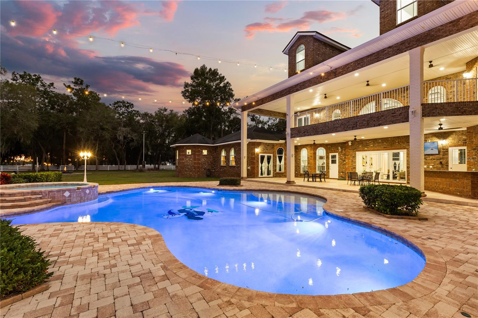 1501 LAKE MARKHAM RD