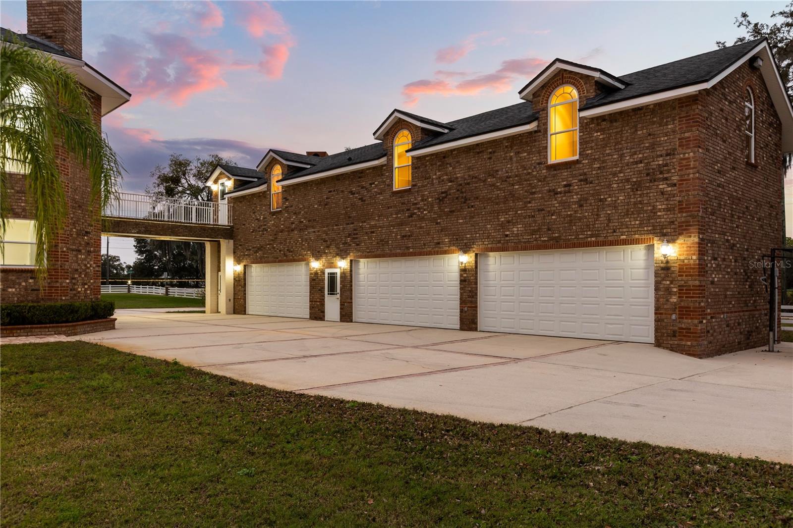1501 LAKE MARKHAM RD