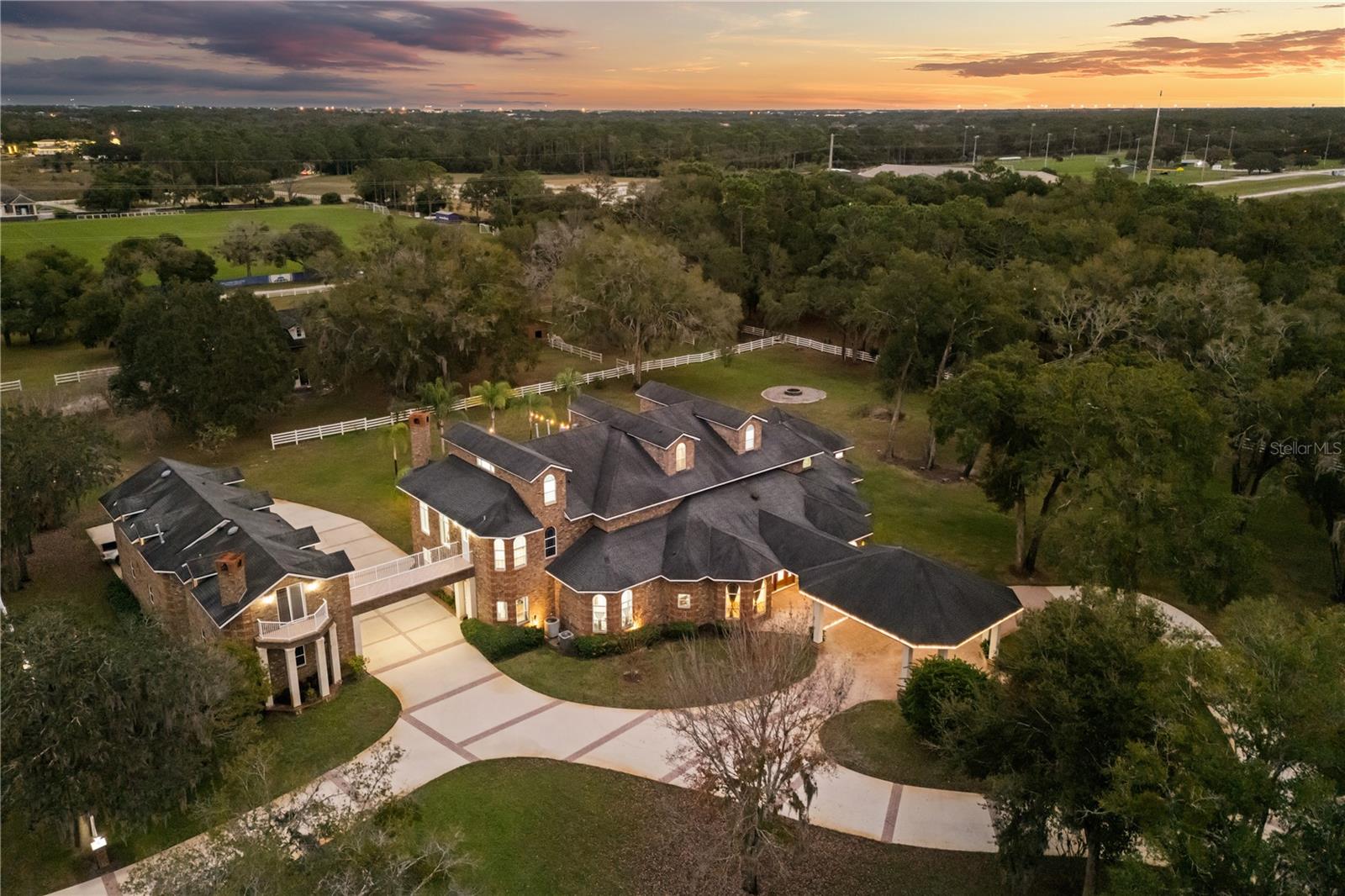 1501 LAKE MARKHAM RD