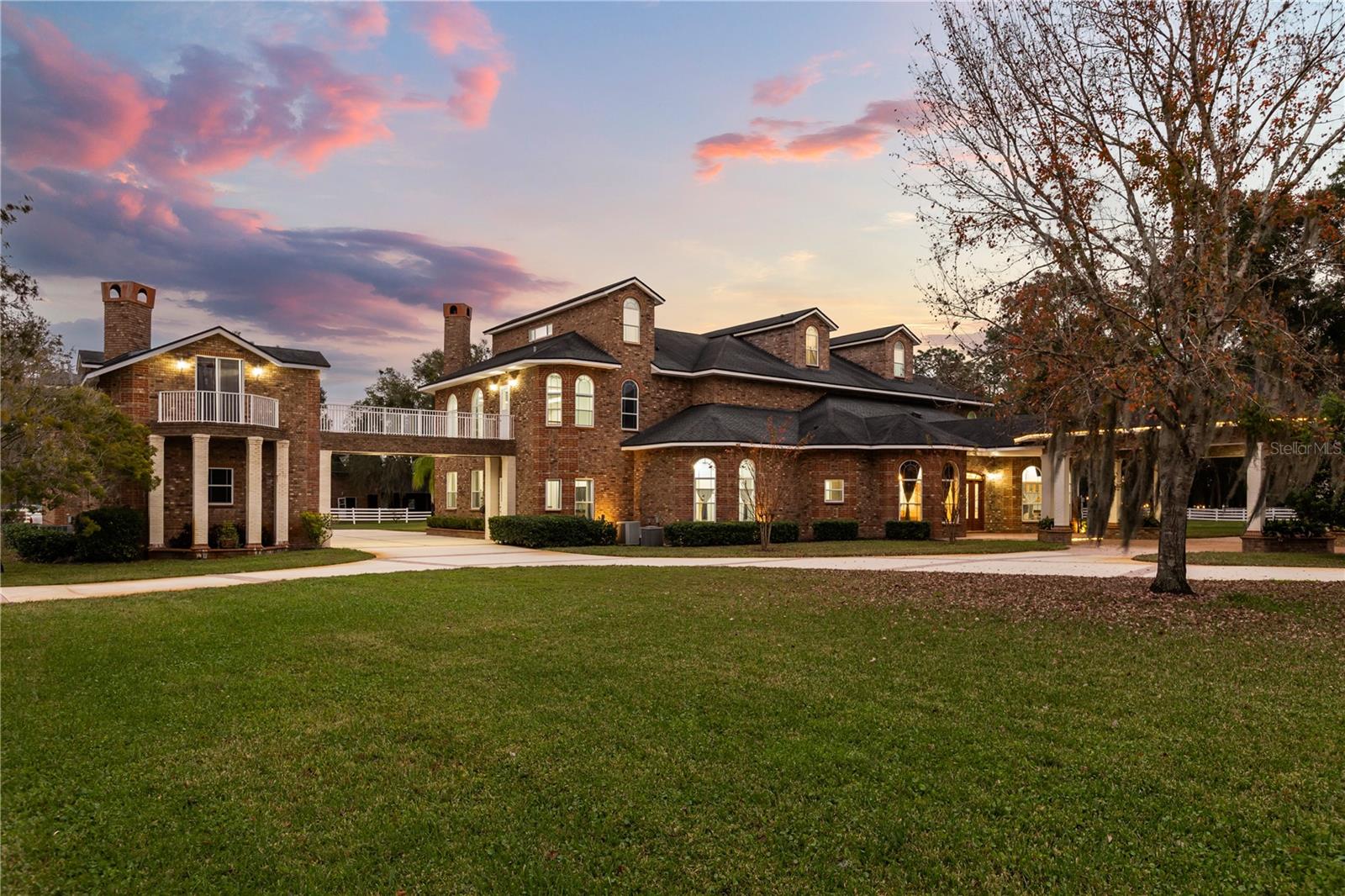 1501 LAKE MARKHAM RD