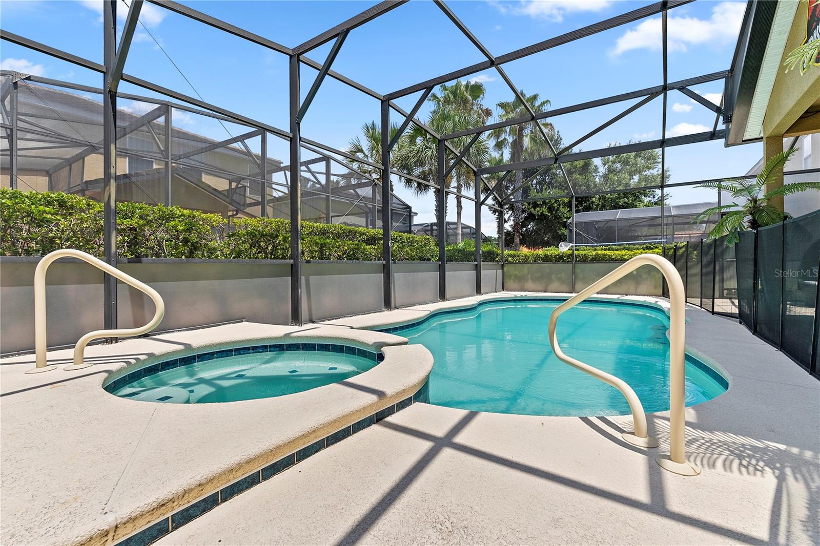 4200 OAKTREE DR