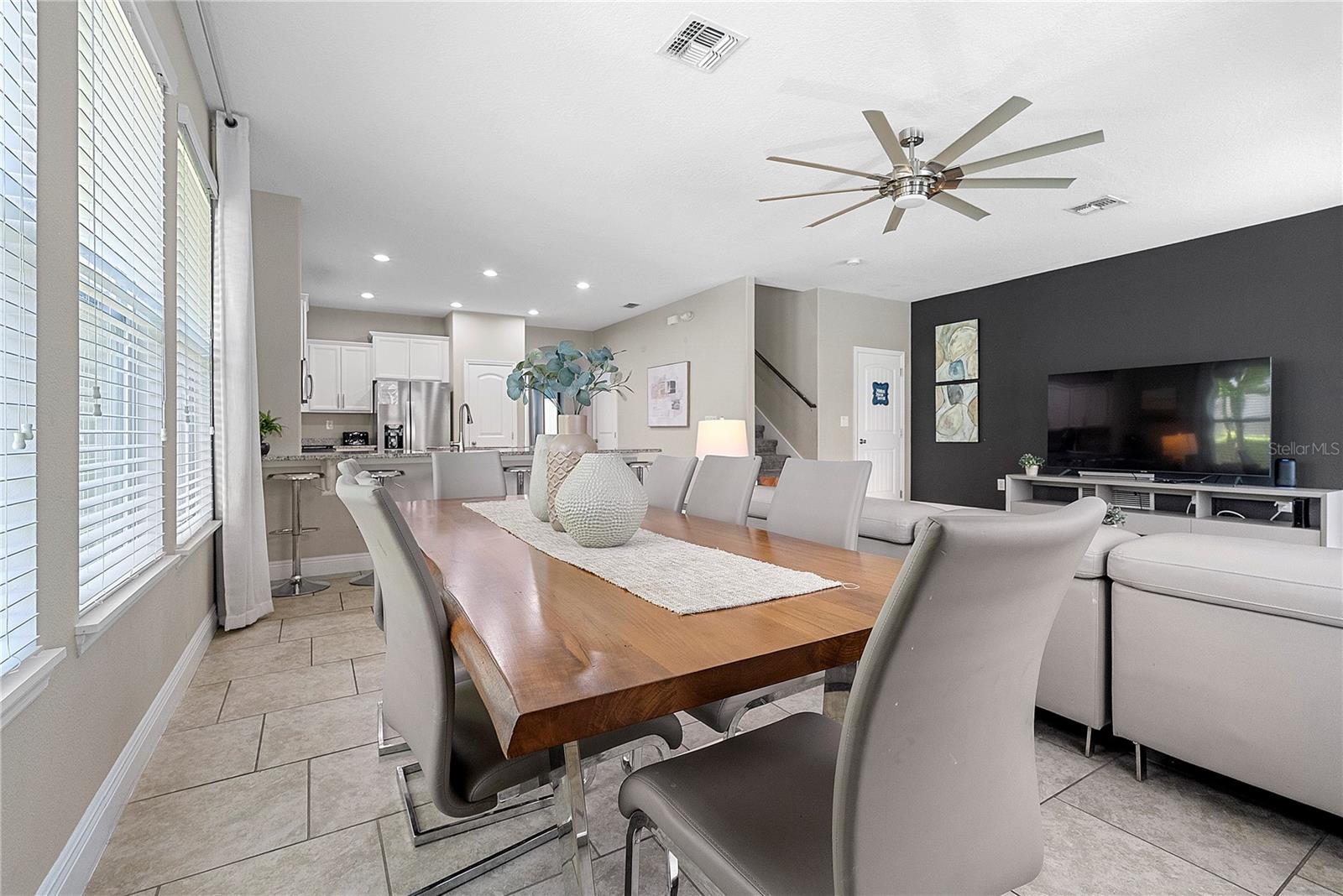 4200 OAKTREE DR