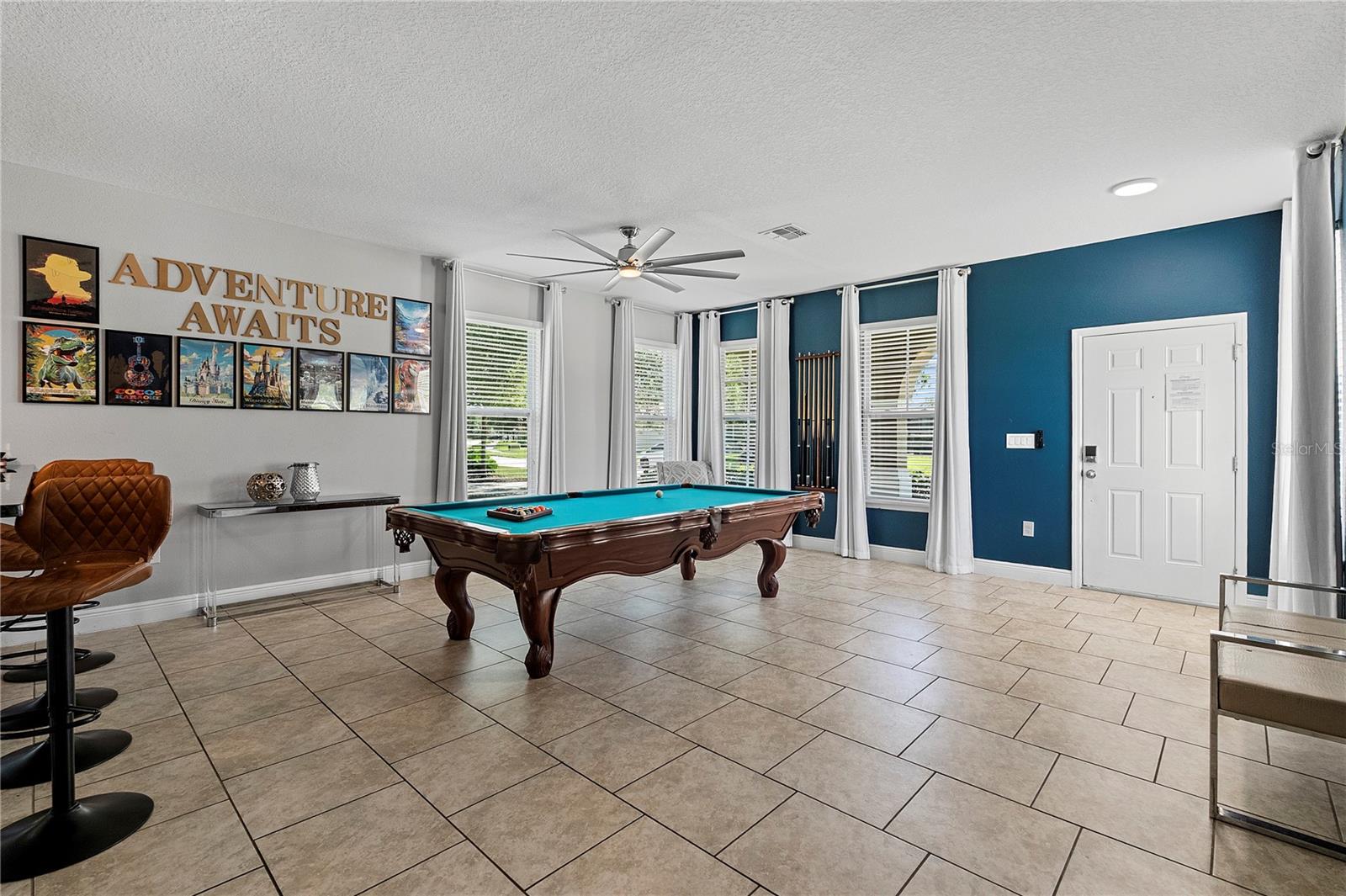4200 OAKTREE DR