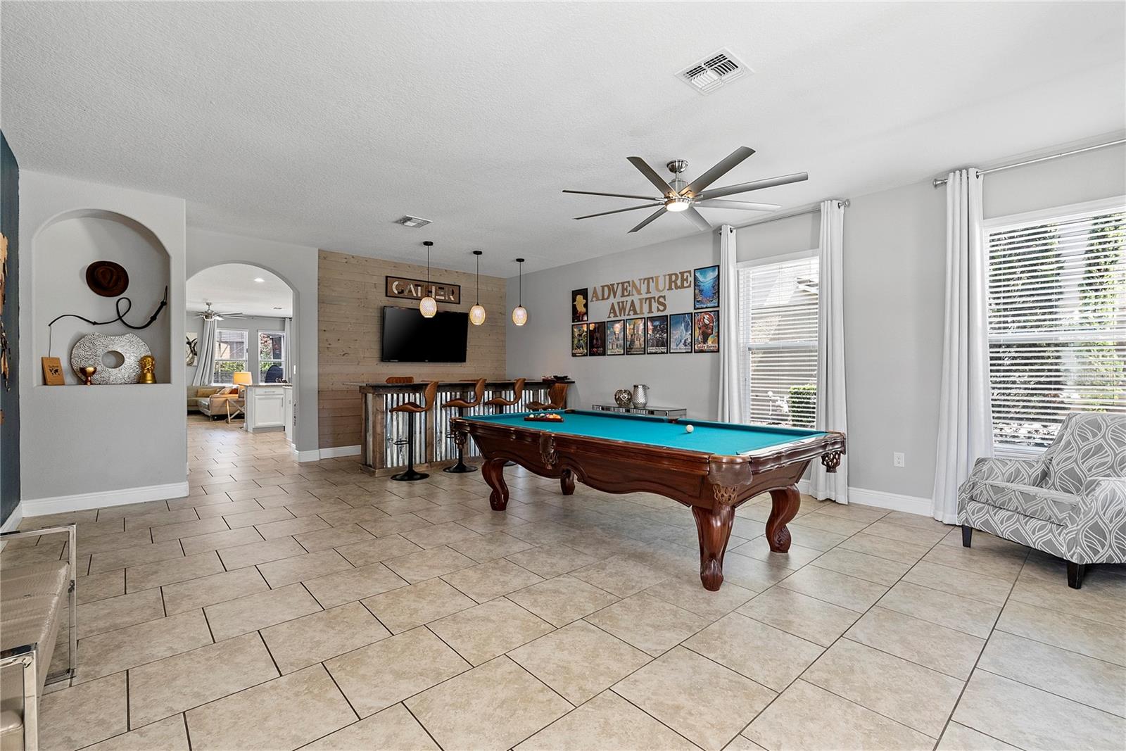 4200 OAKTREE DR