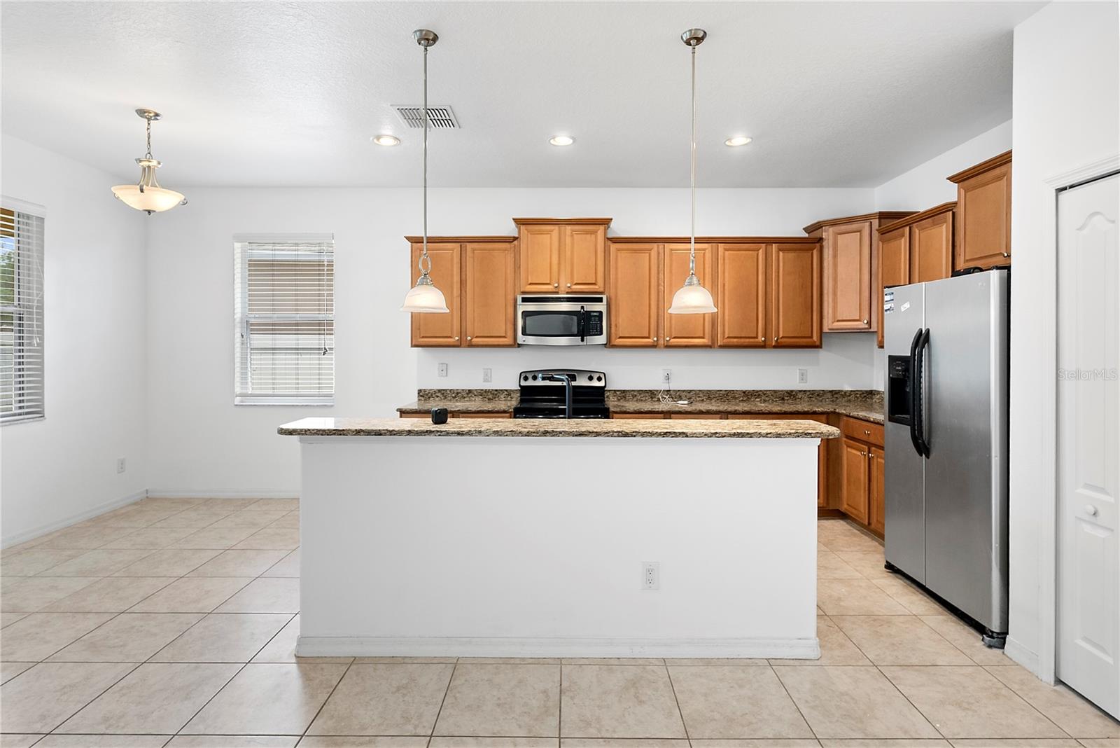 2336 CROSSTON CIR