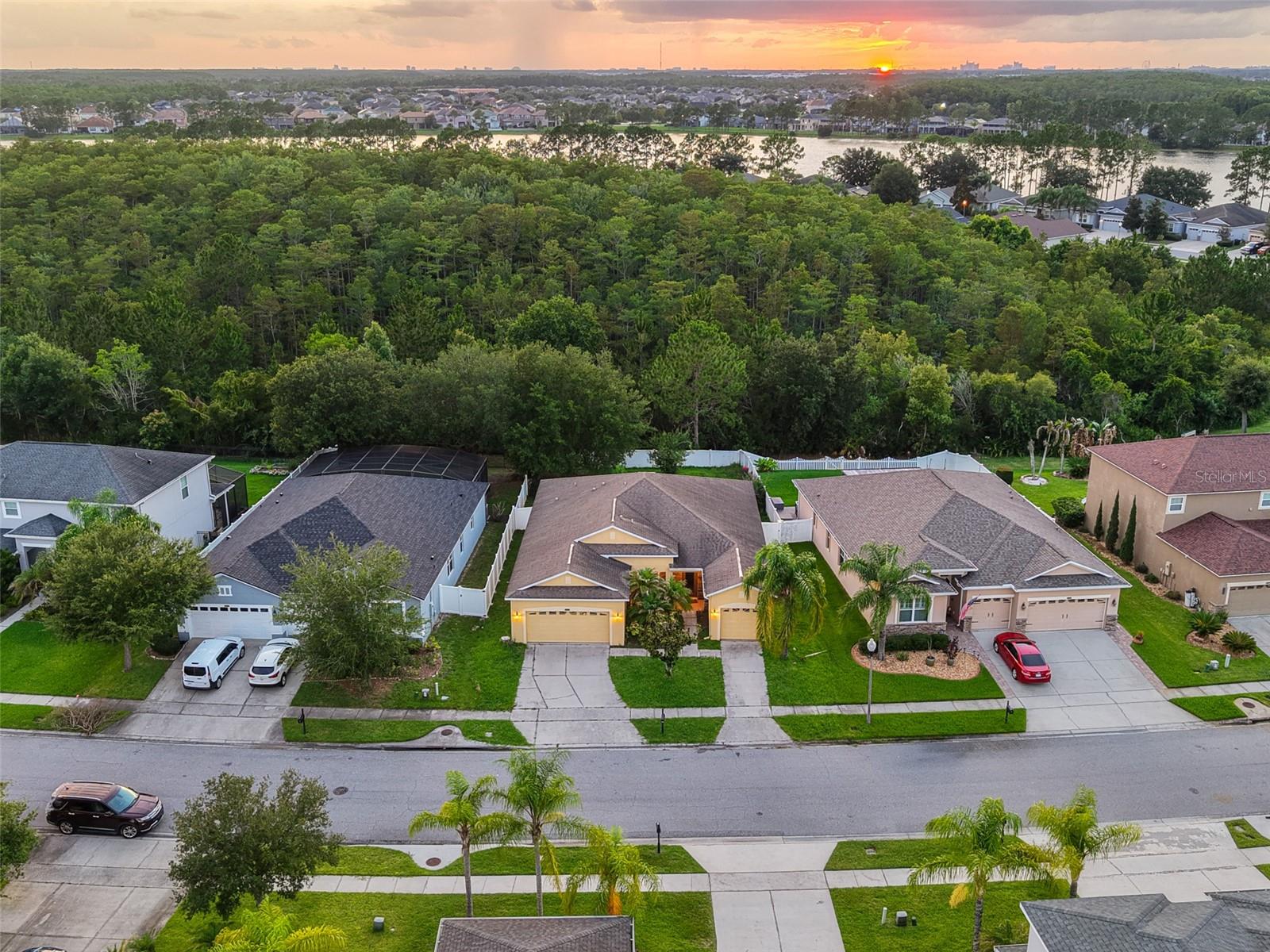 2336 CROSSTON CIR