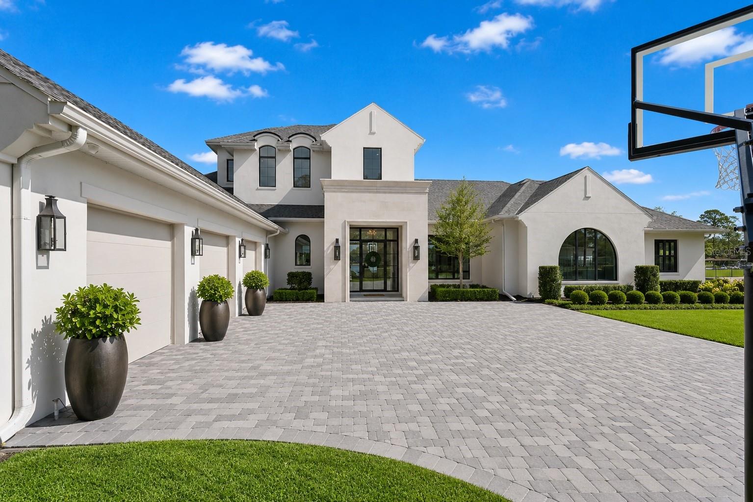 320 EVANSDALE RD