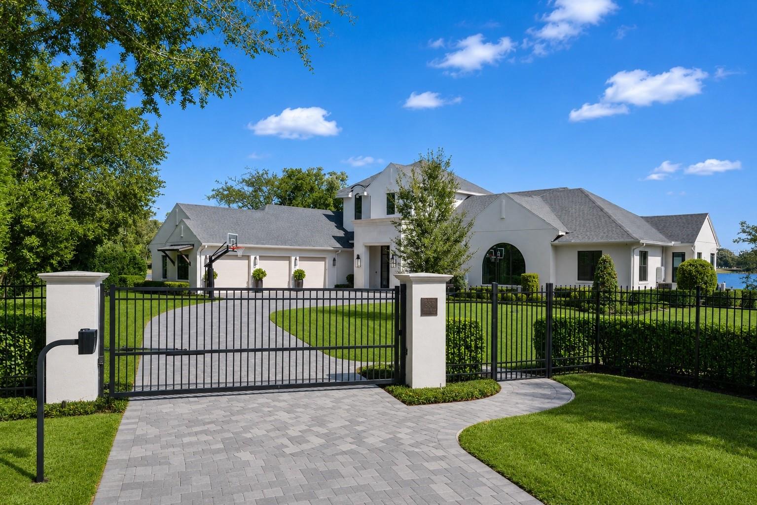 320 EVANSDALE RD
