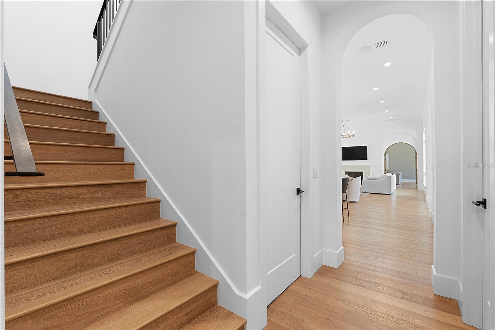 320 EVANSDALE RD