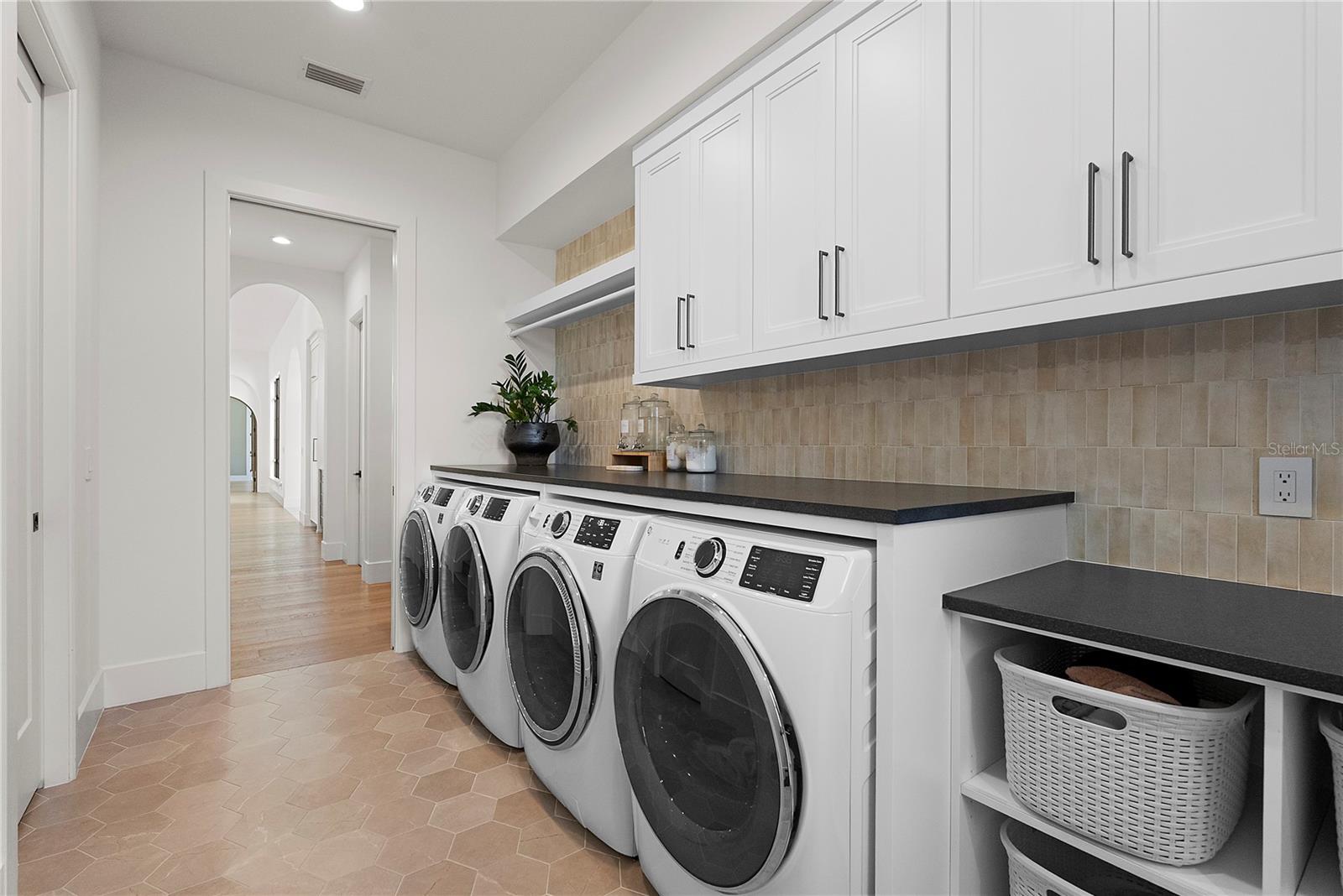 320 EVANSDALE RD