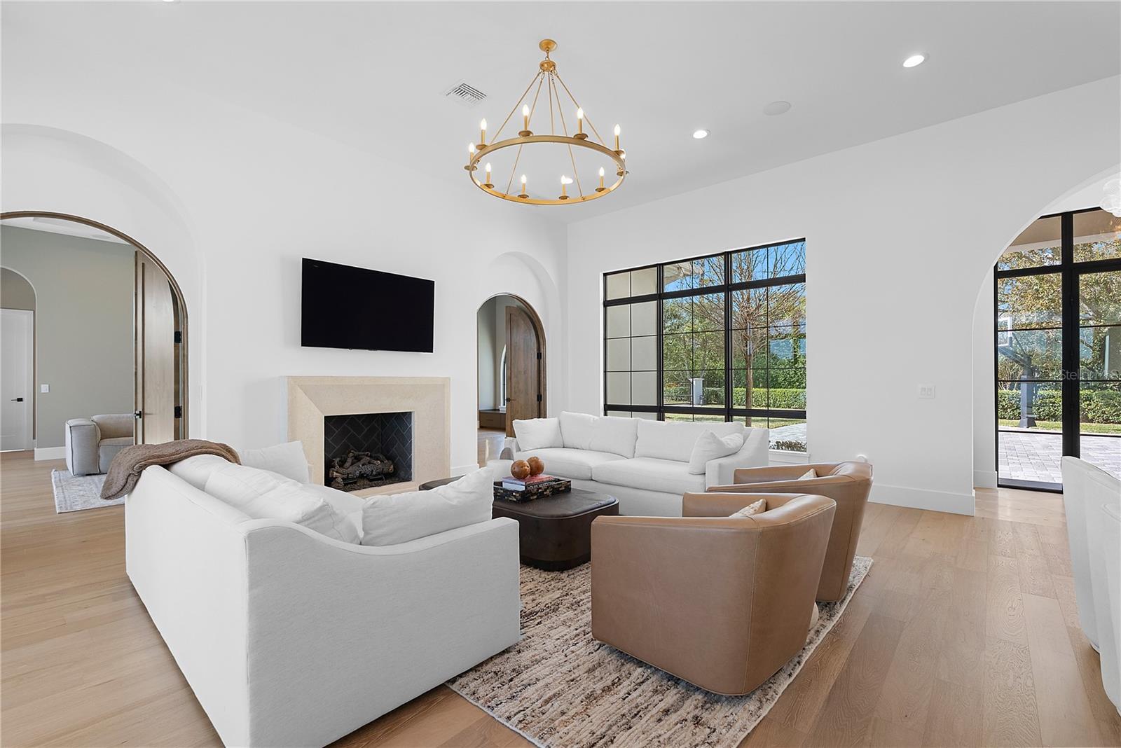 320 EVANSDALE RD
