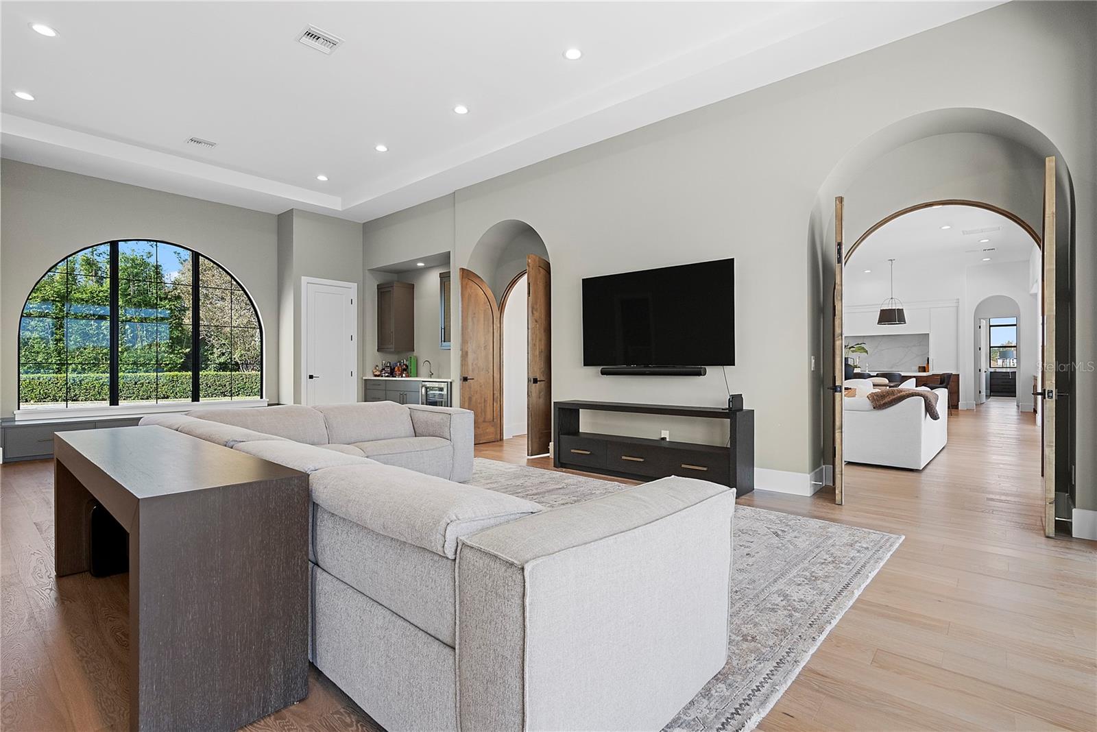 320 EVANSDALE RD