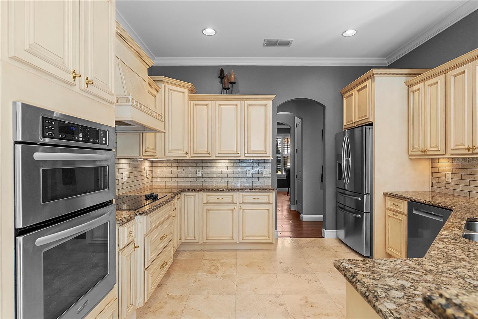 438 HARBOUR OAKS POINTE DR