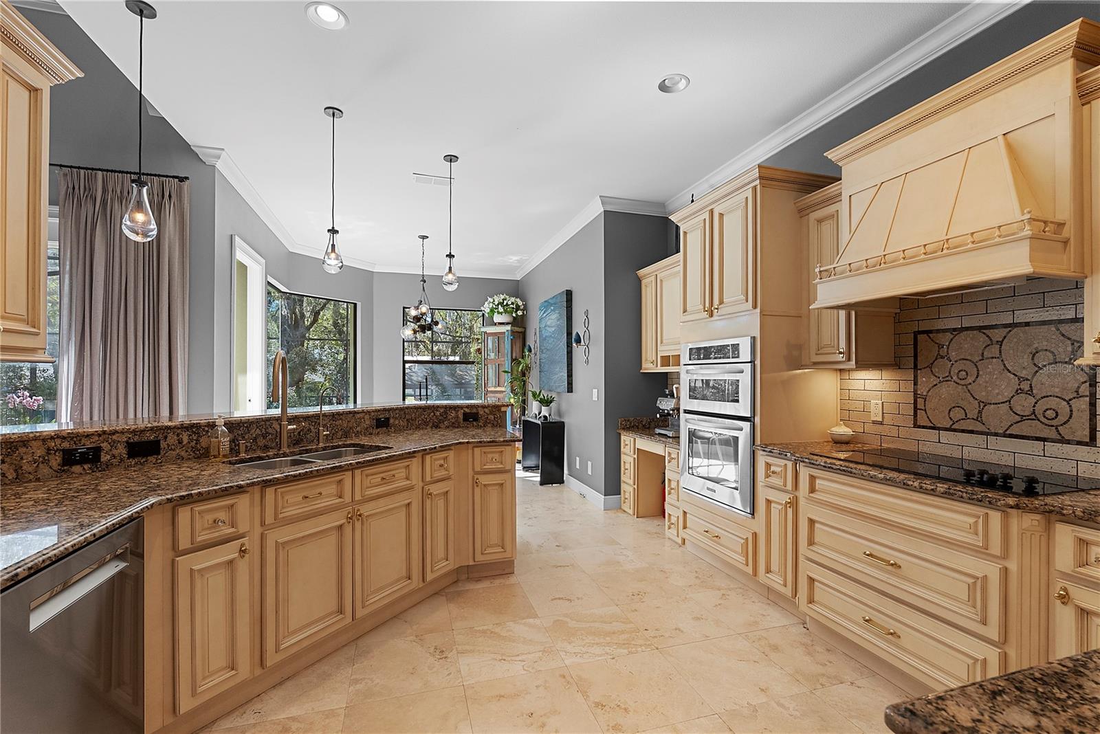 438 HARBOUR OAKS POINTE DR