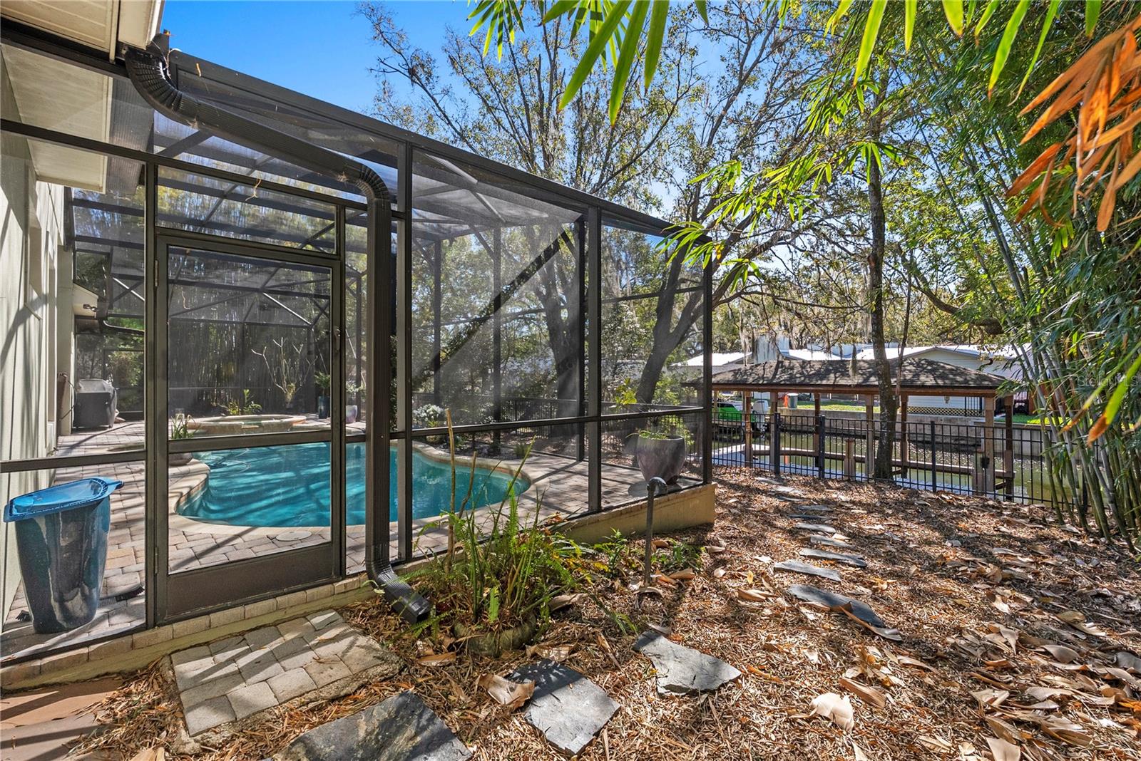 438 HARBOUR OAKS POINTE DR