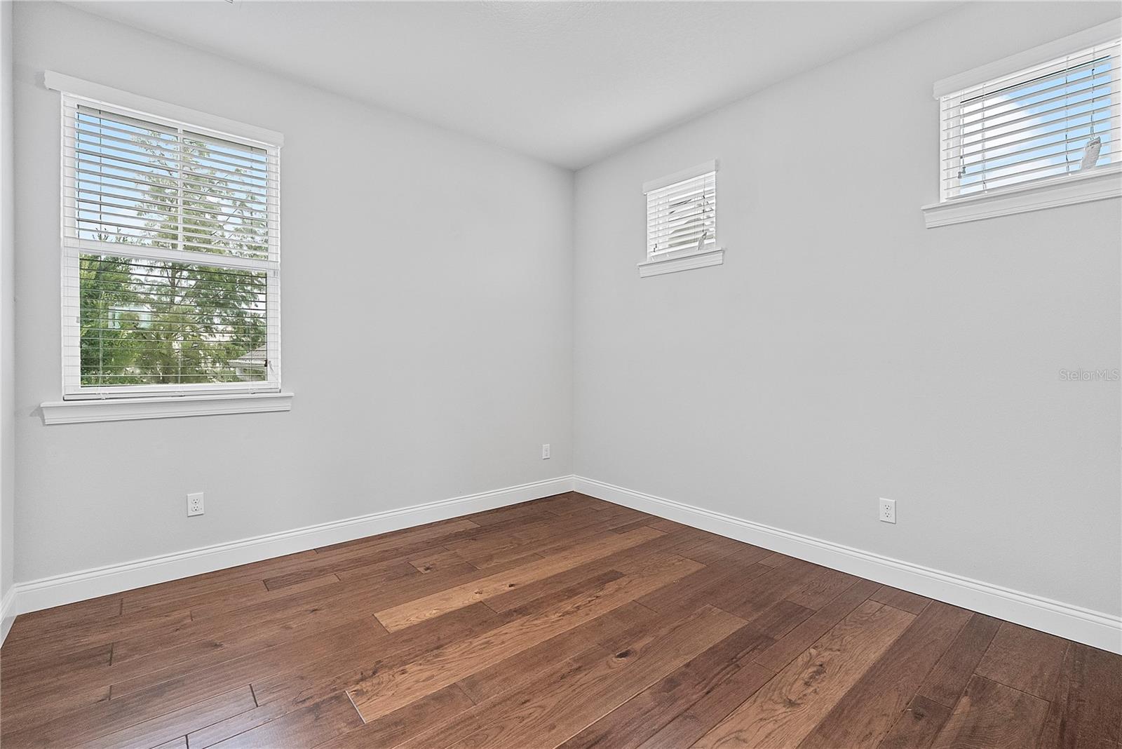 835 W CANTON AVE