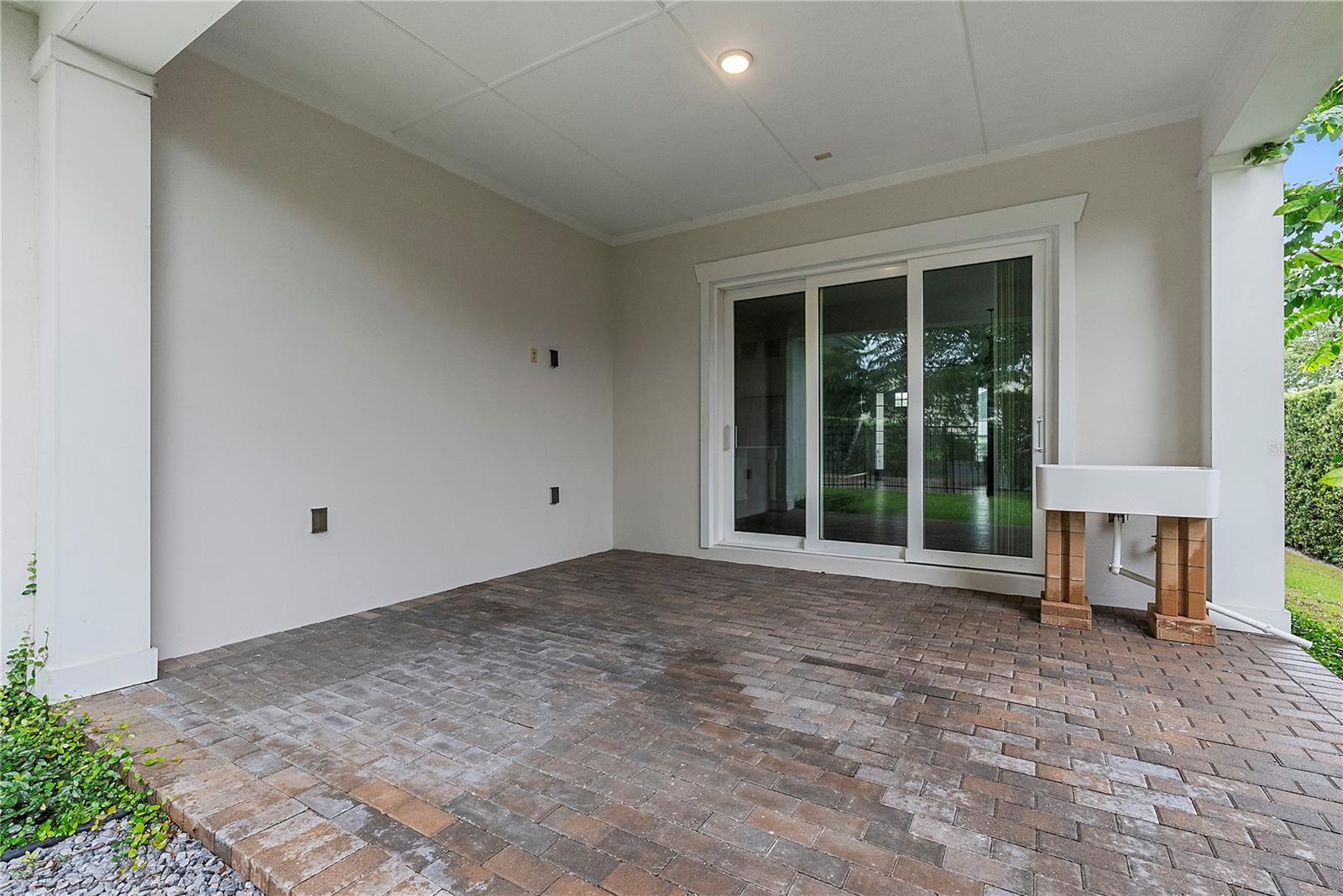 835 W CANTON AVE
