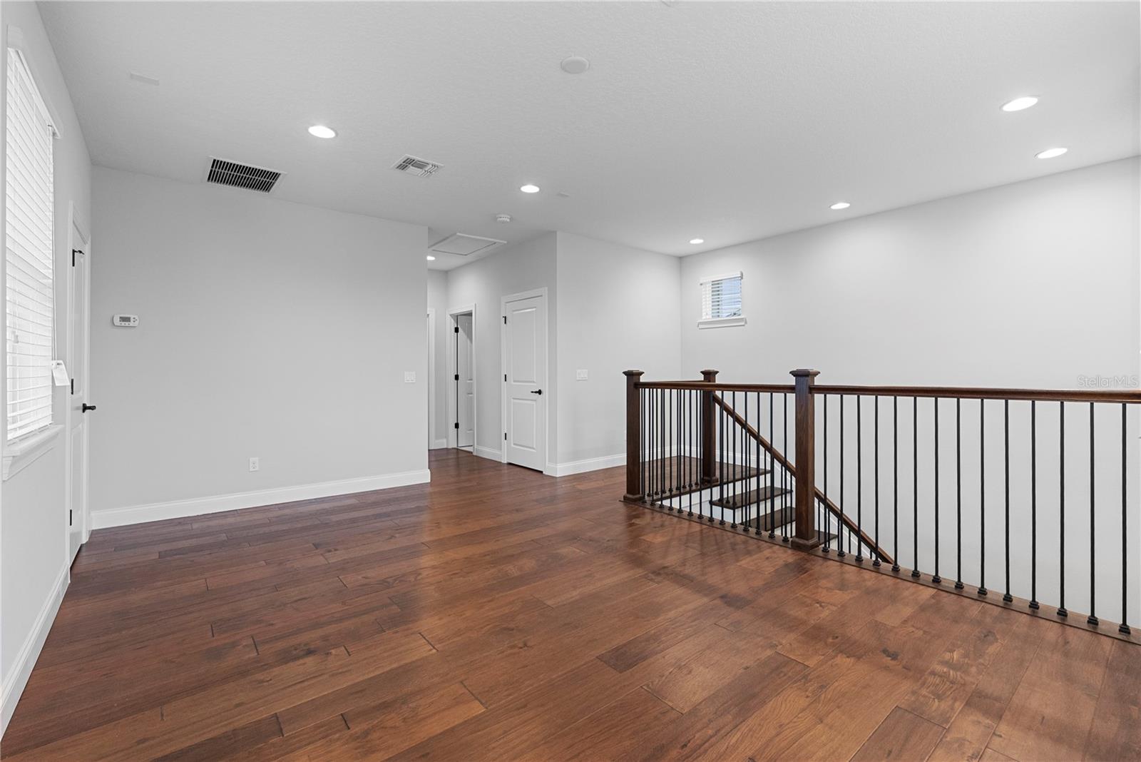 835 W CANTON AVE