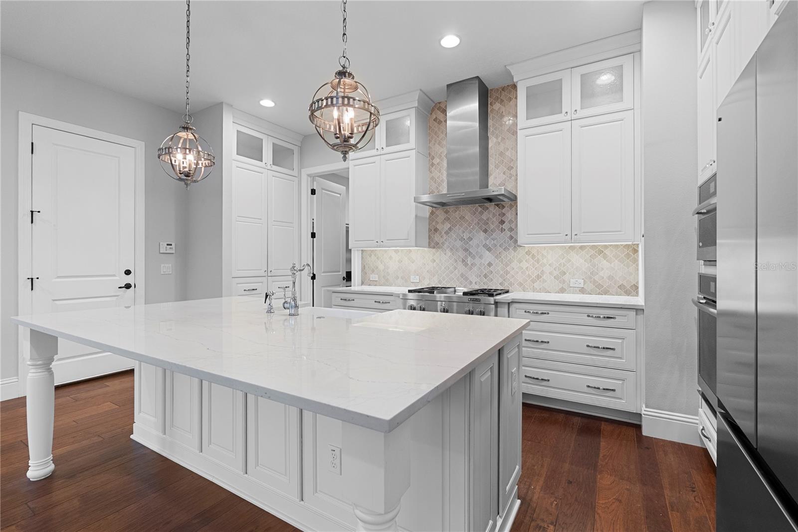 835 W CANTON AVE