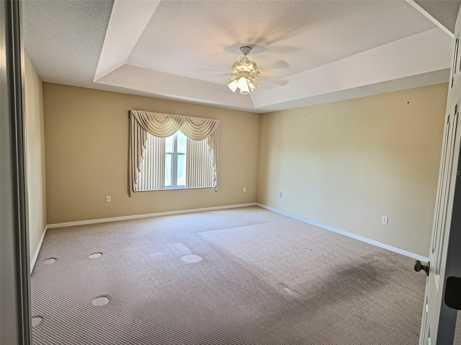 2414 HURON CIR