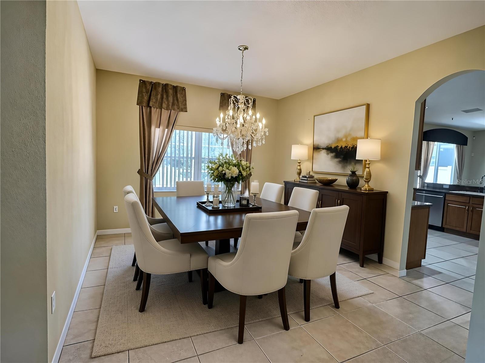 2414 HURON CIR