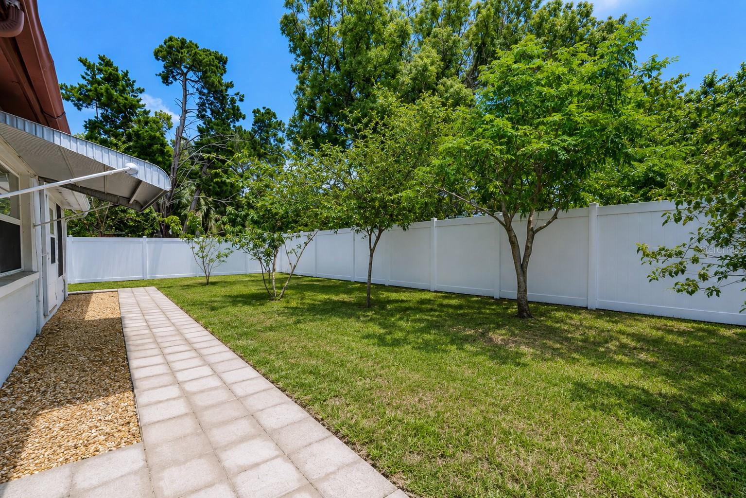 3302 ROCK ROYAL DR