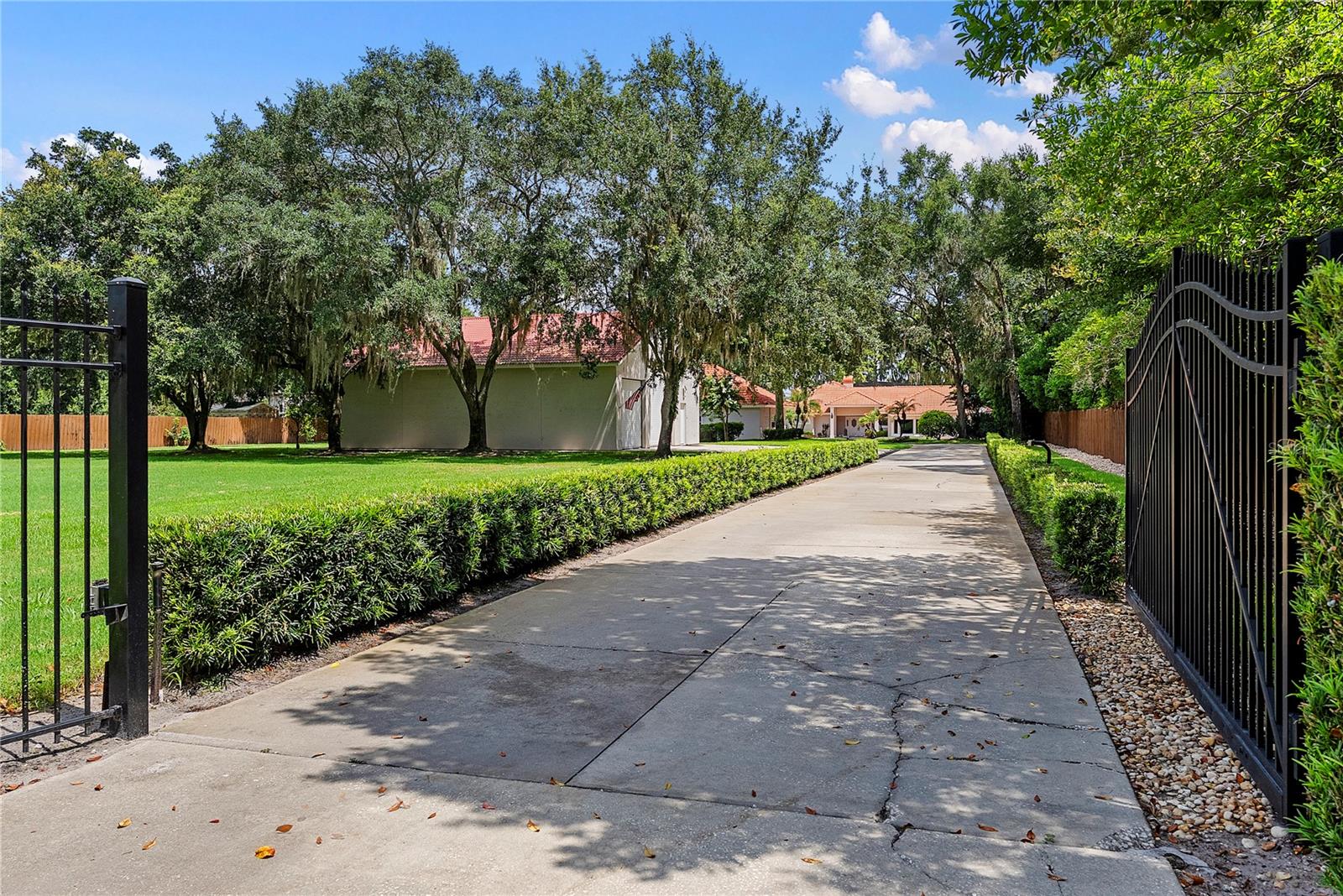 2622 LAKE HOWELL LN
