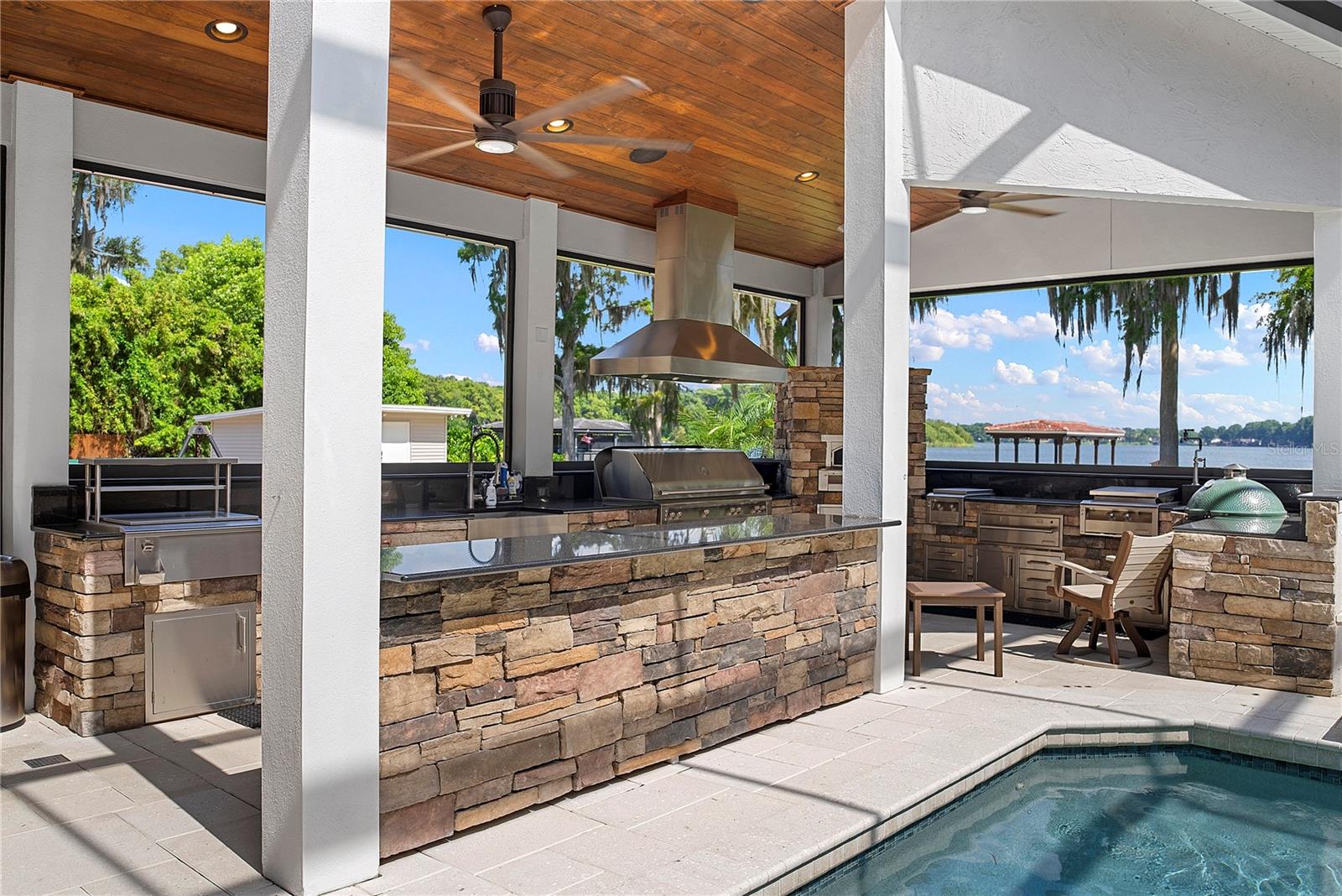 2622 LAKE HOWELL LN