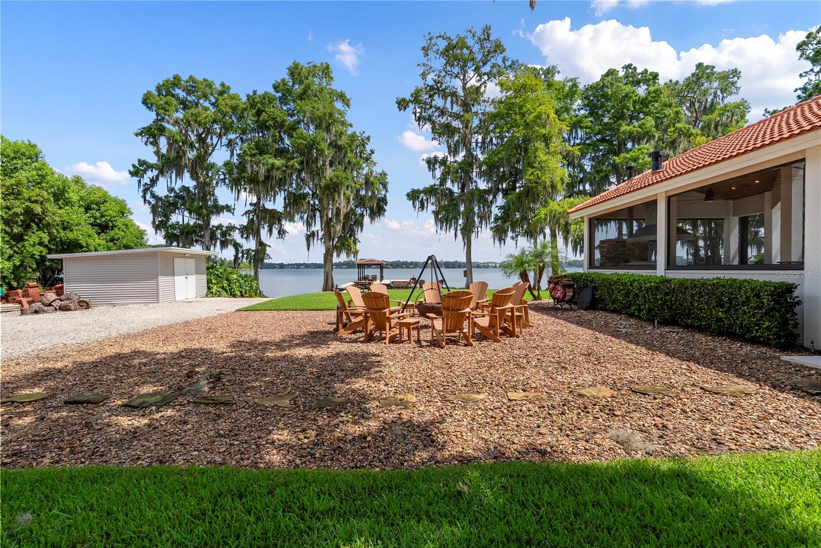 2622 LAKE HOWELL LN
