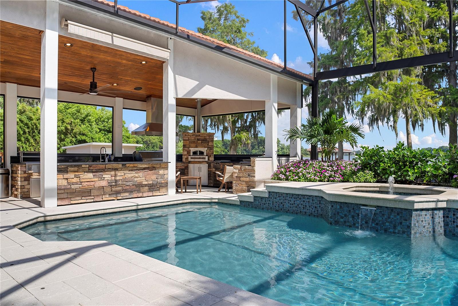 2622 LAKE HOWELL LN