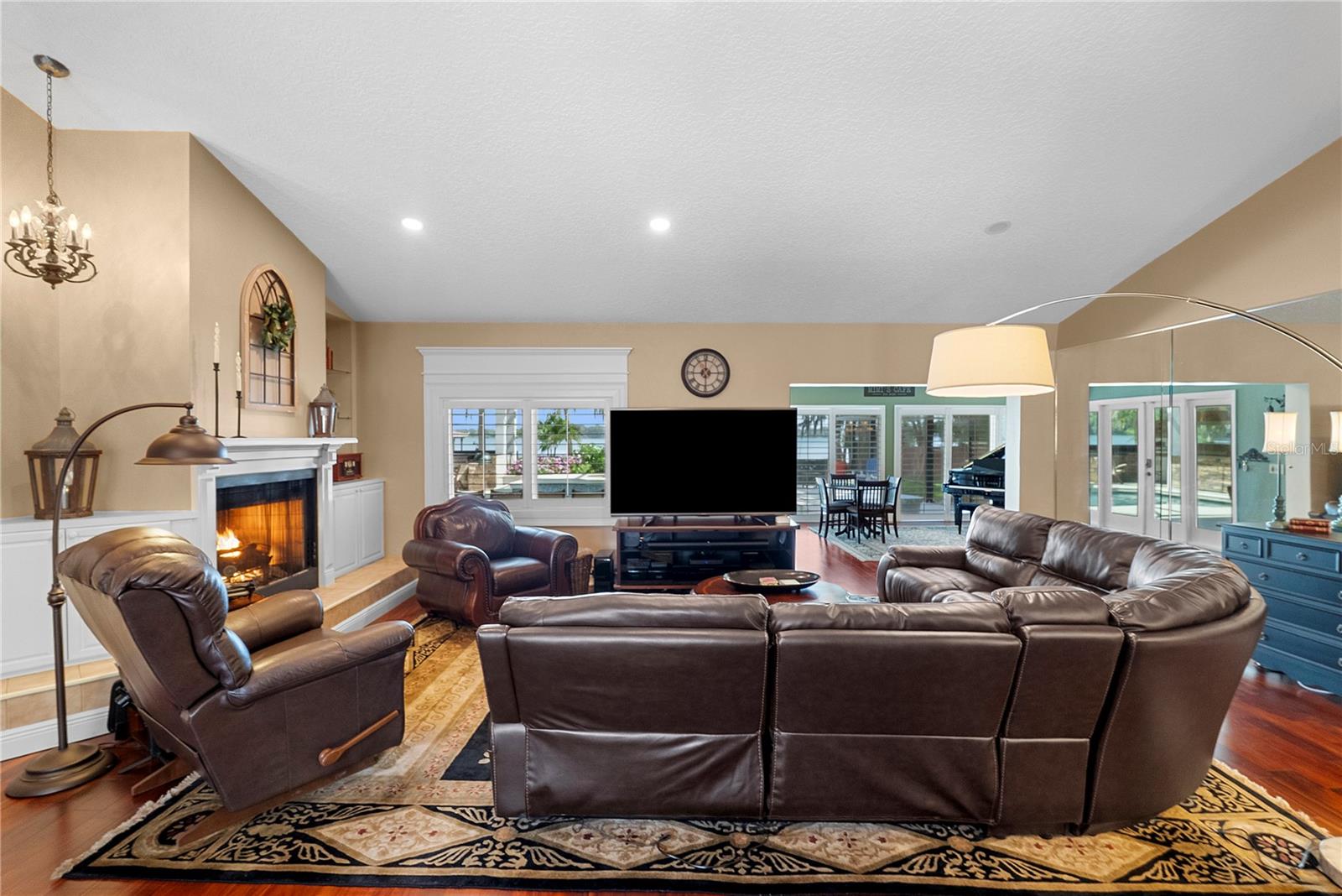 2622 LAKE HOWELL LN